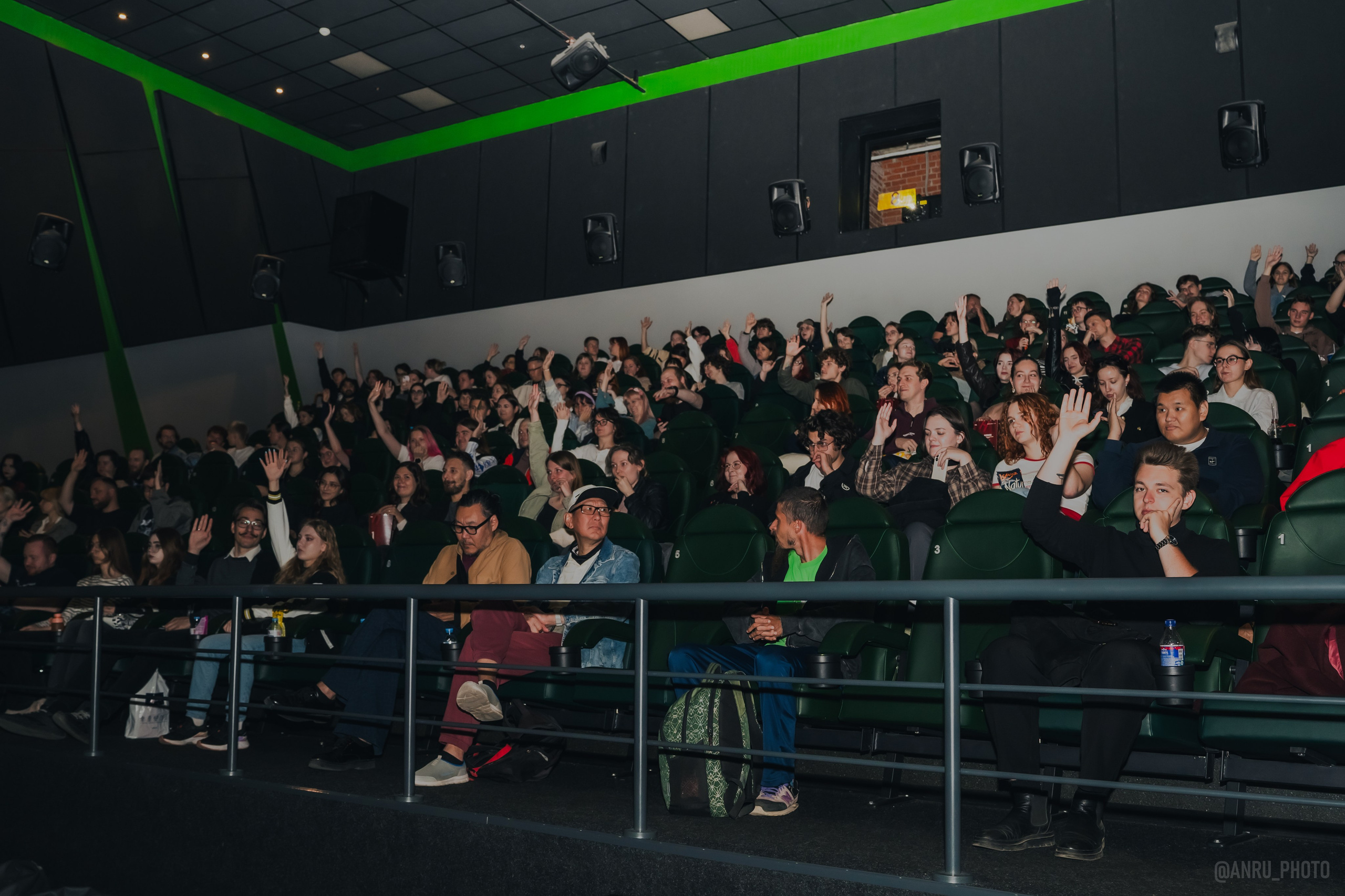 Предпоказ «Выход 8». Репортажный фотограф Анастасия Рубцова