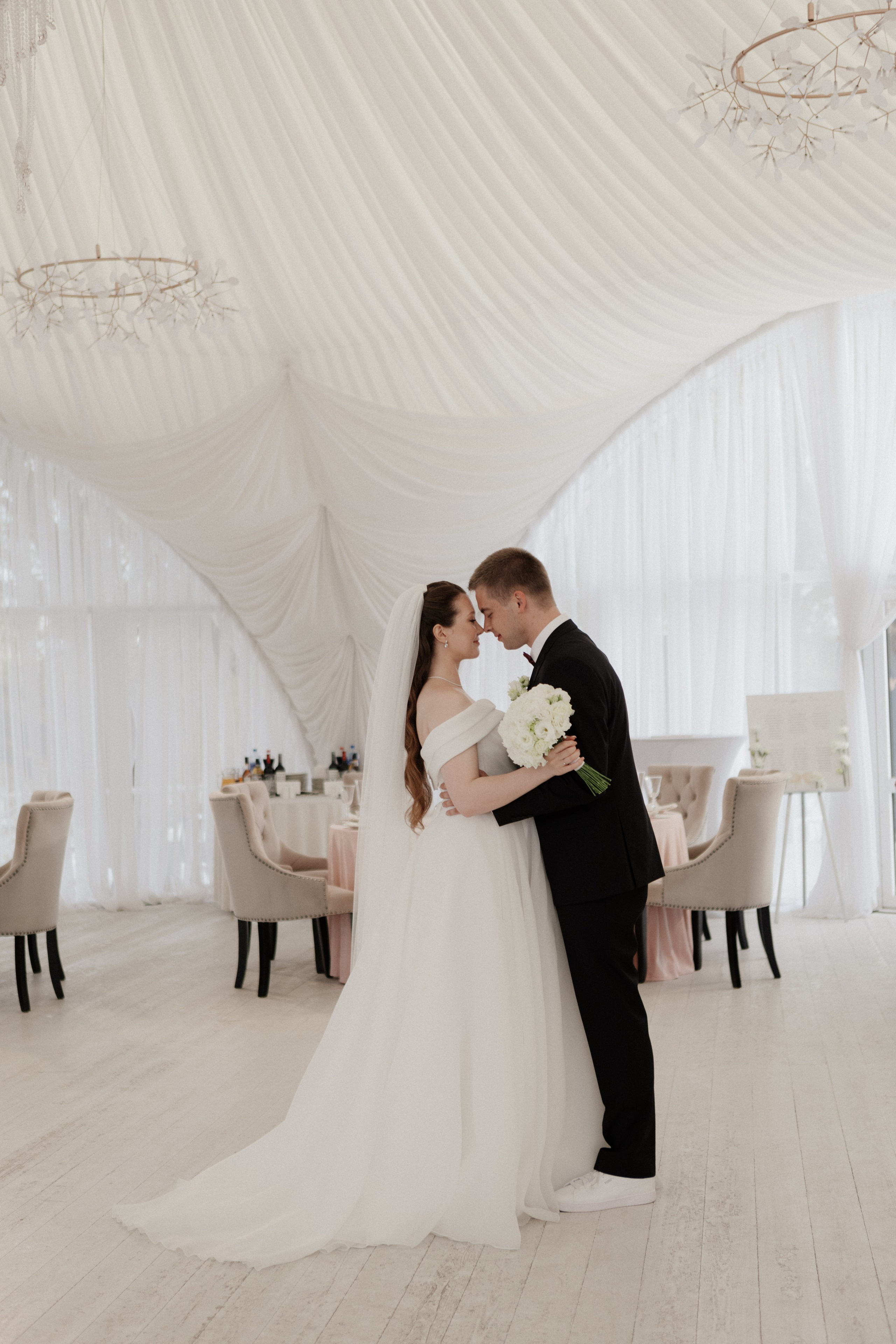 Аня и Саша. Свадьба в Юдино парк. Свадебный и портретный фотограф в Москве Анастасия Масюк