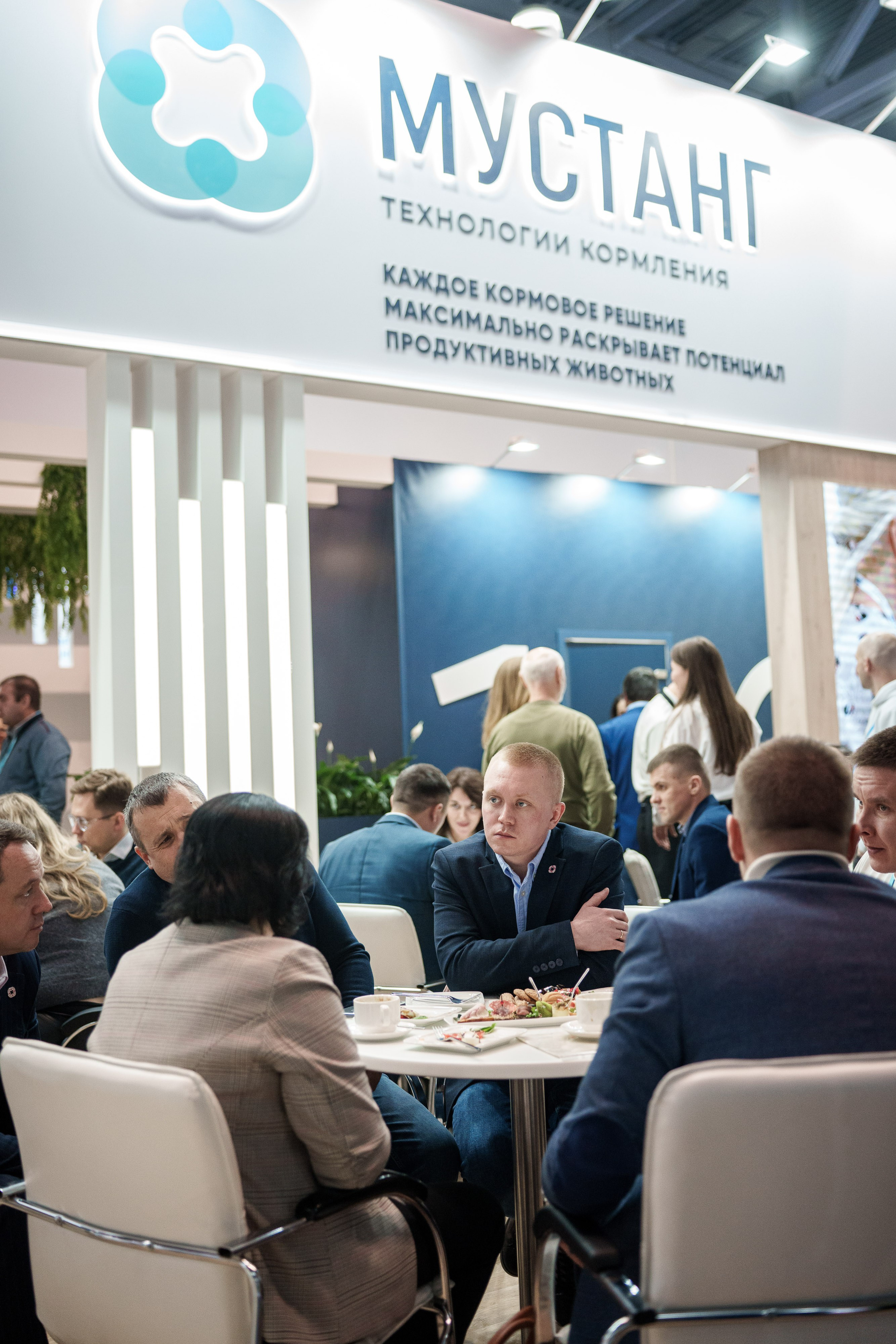 Стенд компании «Мустанг» на выставке Агрос-2024. Репортажный фотограф Сергей Сажин г. Ярославль