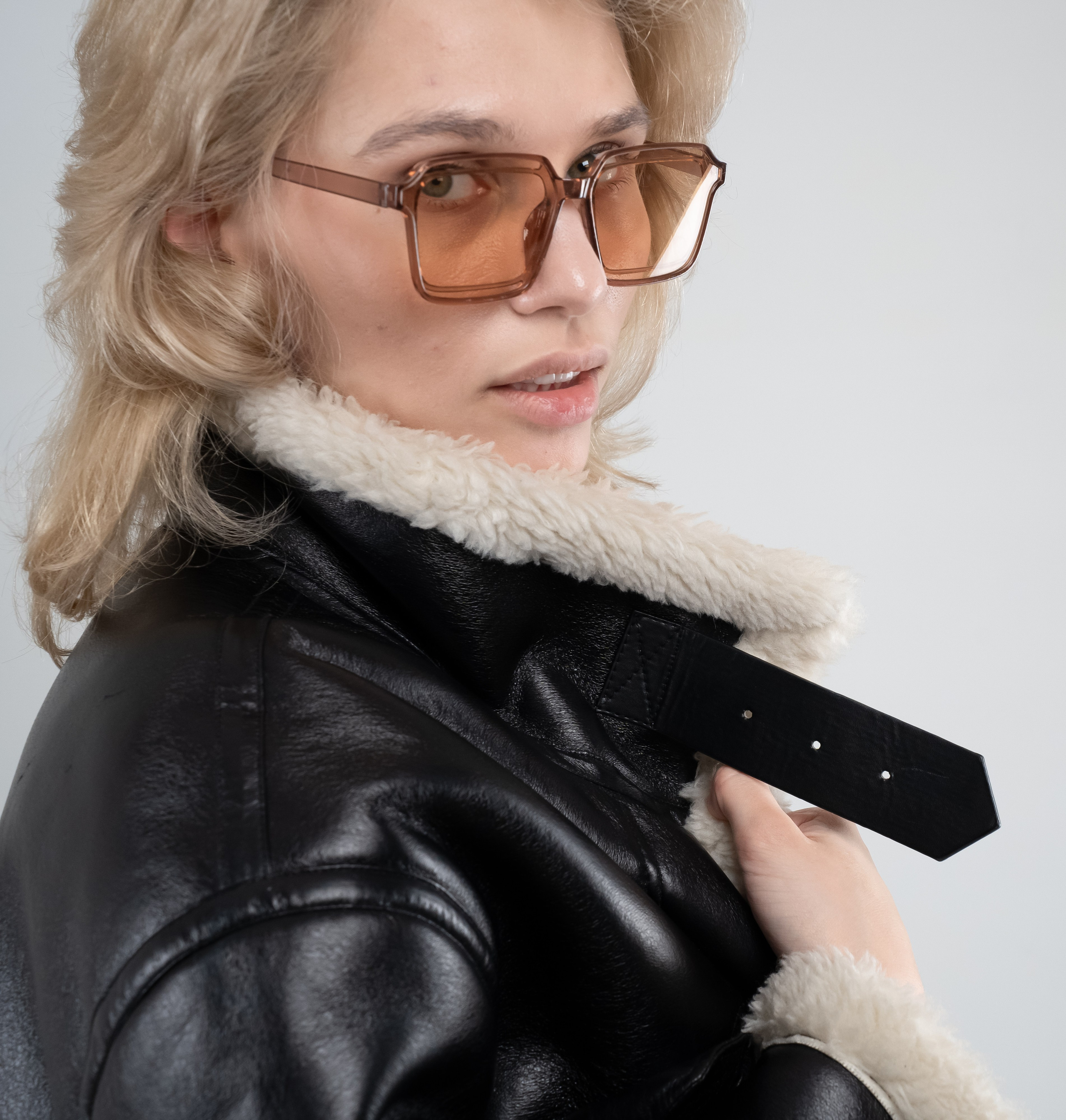 фотосъёмка для маркетплейсов предметная съёмка для маркетплейса фото товаров для Ozon / Wildberries / Яндекс Маркет студийная съёмка для карточек товара видеосъёмка для маркетплейсов контент для карточек товара продающие фото для Wildberries профессиональные фото для маркетплейсов видеообзор товара для Ozon / WB видеоинструкция для маркетплейса лукбук для видеосъёмка продакшн студия полного цикла производство видео под ключ создание рекламного ролика видеосъёмка для бизнеса креативная видеосъёмка съемка видеообзоров имиджевое видео для бренда промо ролик под маркетплейс видеоролик под Wildberries / Ozonмаркетплейсов инфографика для маркетплейса  