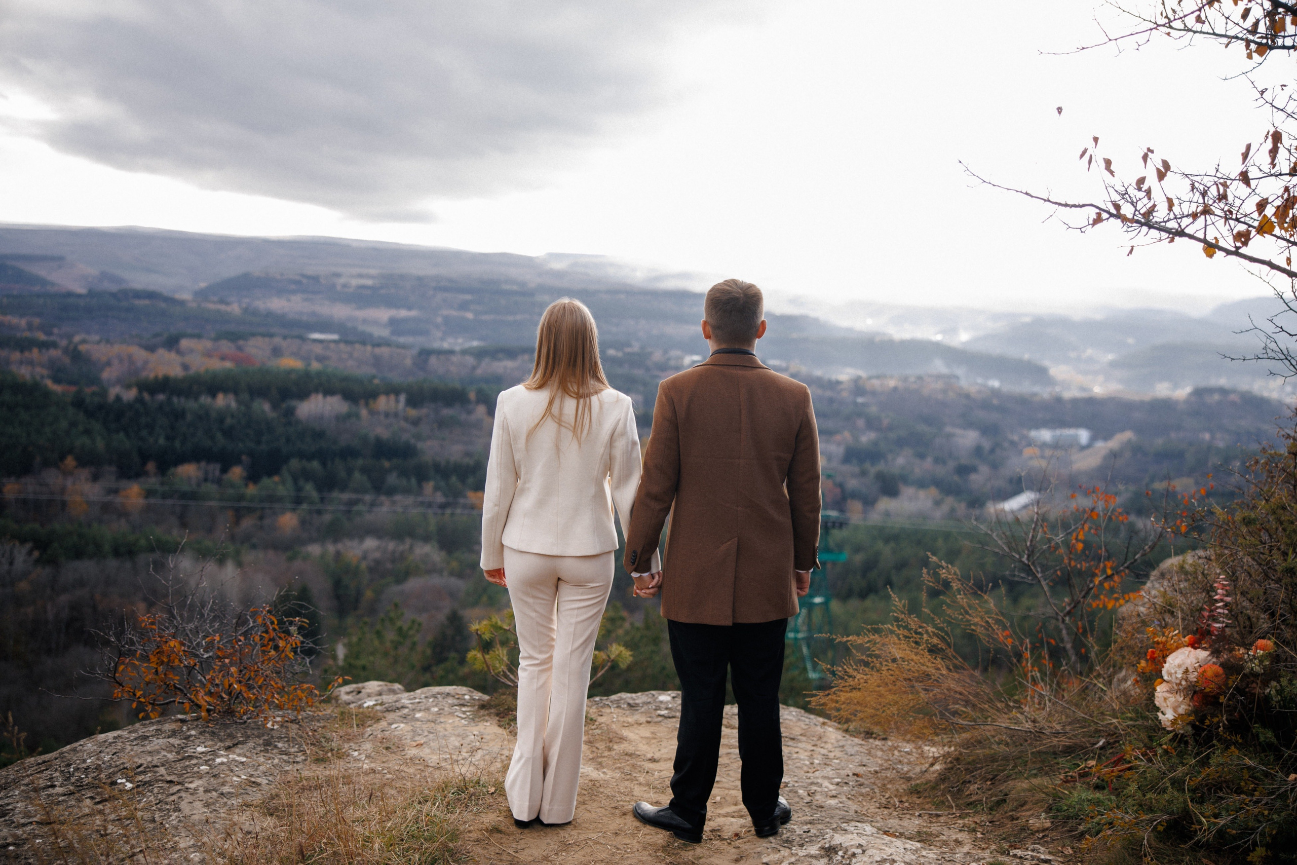 Предложение РУКИ и СЕРДЦА в курортном парке Кисловодска. Ланшафт и архитектура невероятно красивой локации и эмоции влюбленных. Организация мероприятий ЮФО