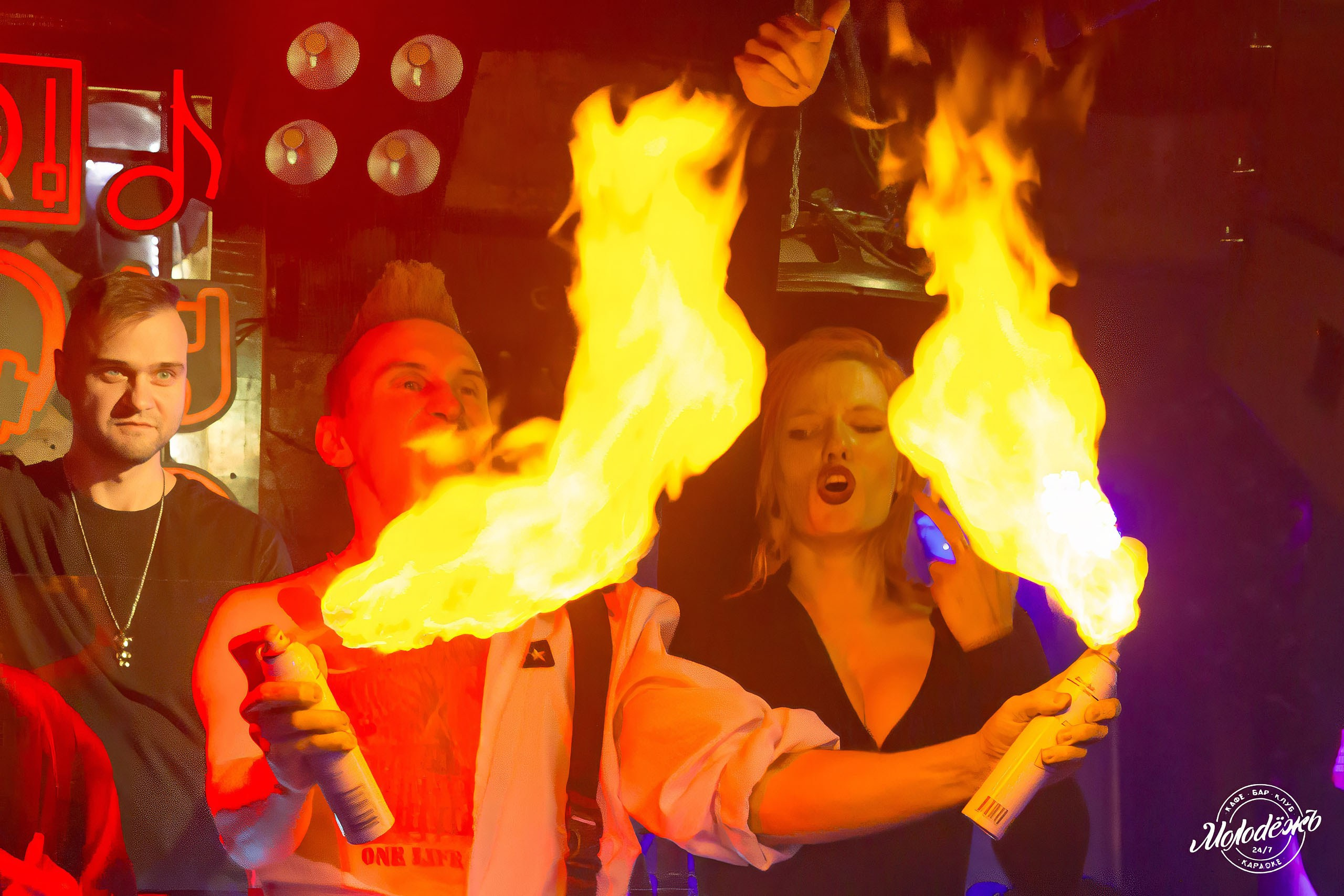 Клуб Молодёжь лучшее. Контакты