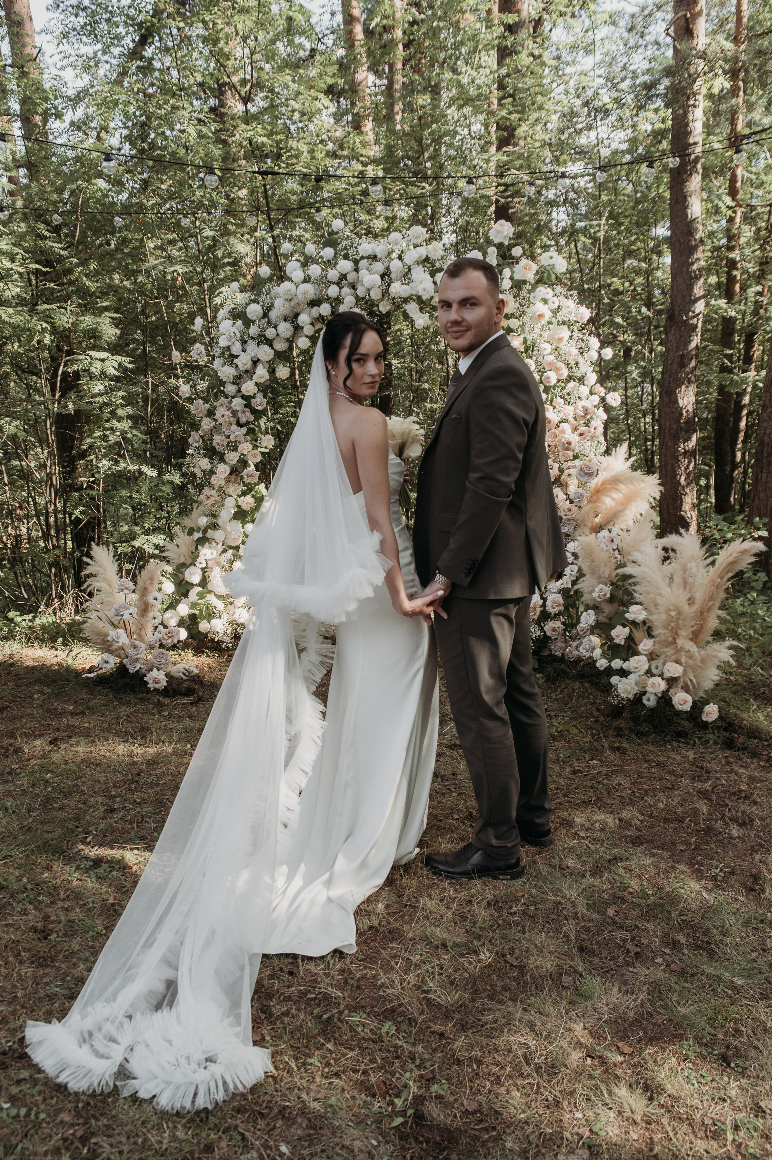 Галерея со свадьбы в Твери, красивая пара в Домотканово. Свадебный фотограф в Твери, Москве и Санкт-Петербурге Денисова Екатерина