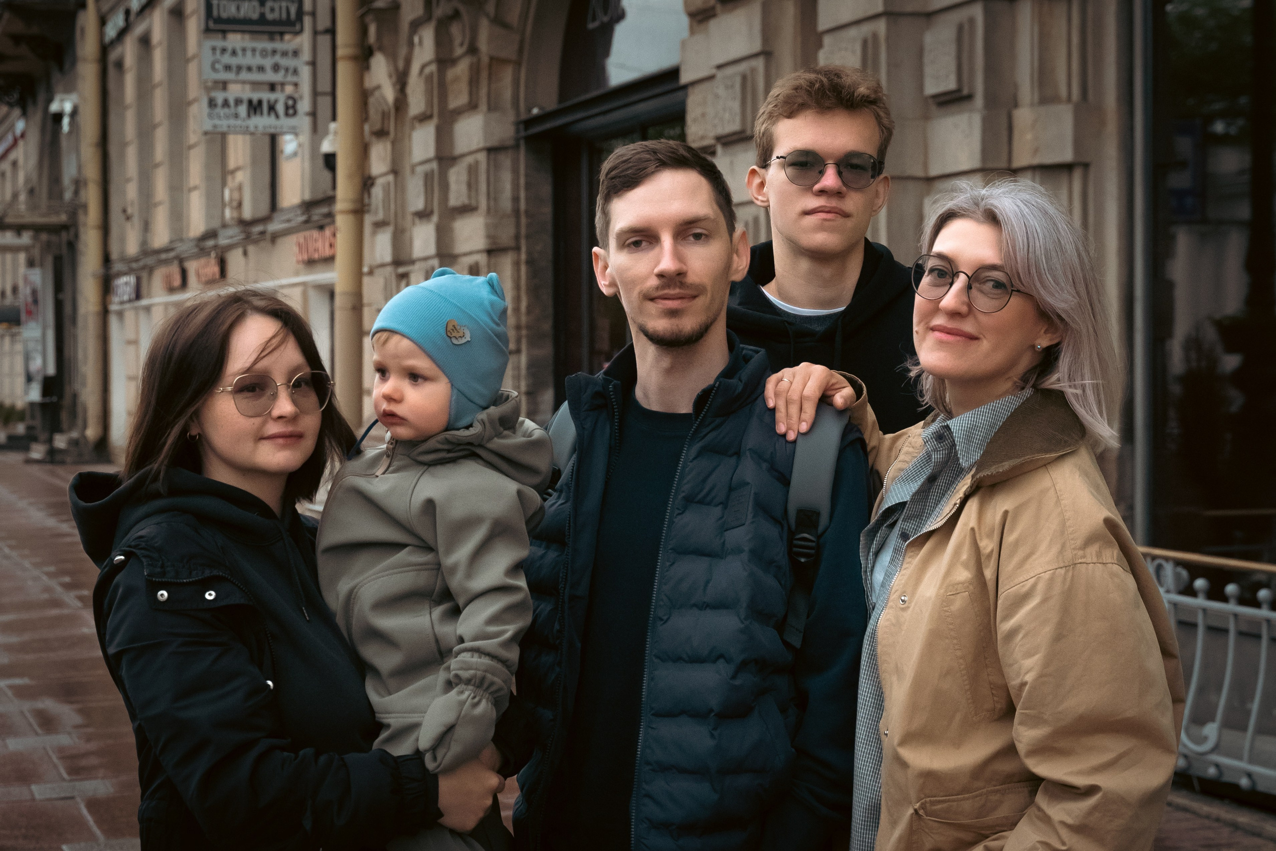 Таня и её семья 🤍 Она улыбнулась, и мне показалось, что весь мир стал светлее. — Эрих Мария Ремарк. Лайфстайл фотограф в Санкт-Петербурге — Наташа Шмидт