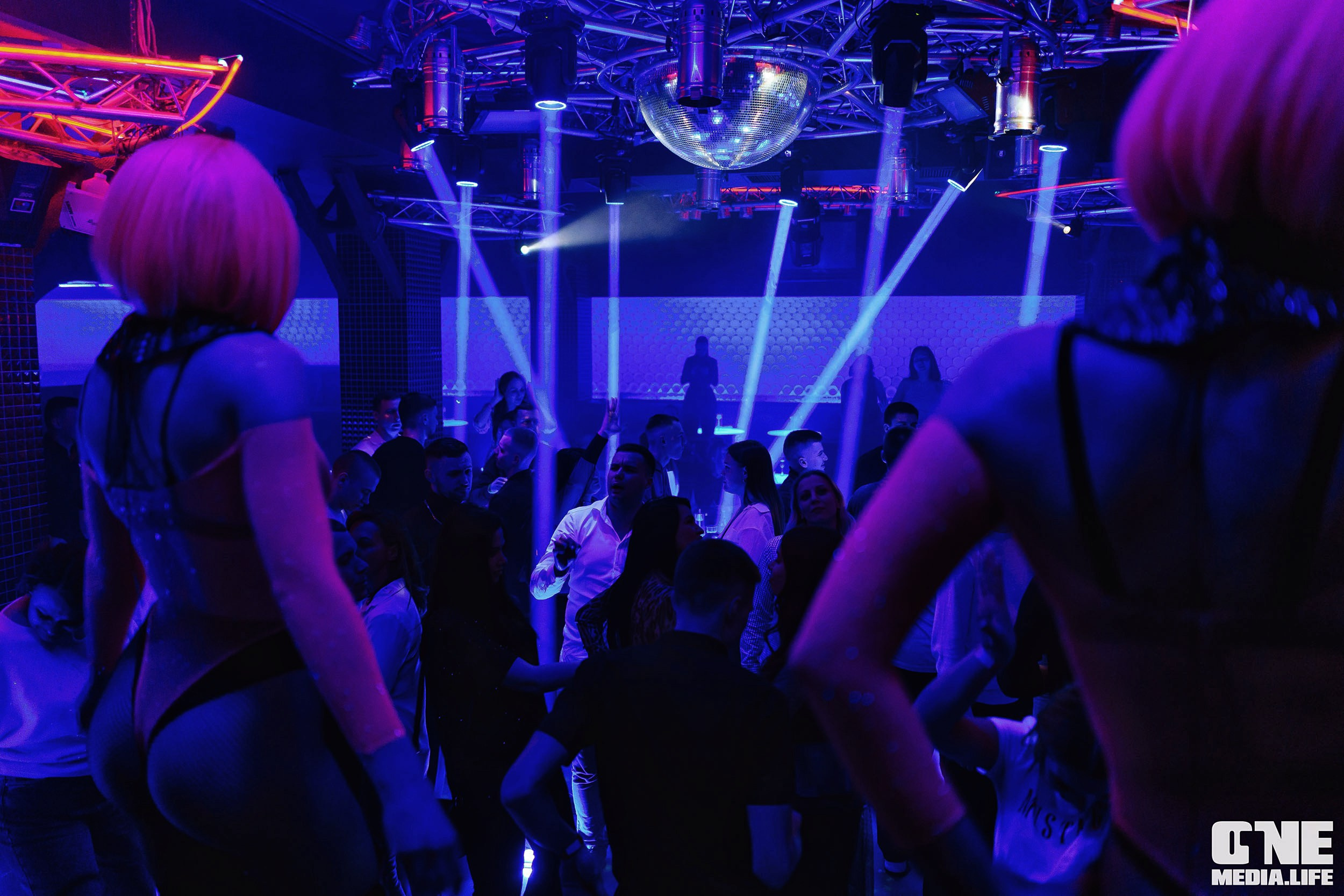 Фоторепортаж из караоке-клуба Эйфория. One Media Life: фоторепортажи, фотоотчеты с мероприятий и заведений