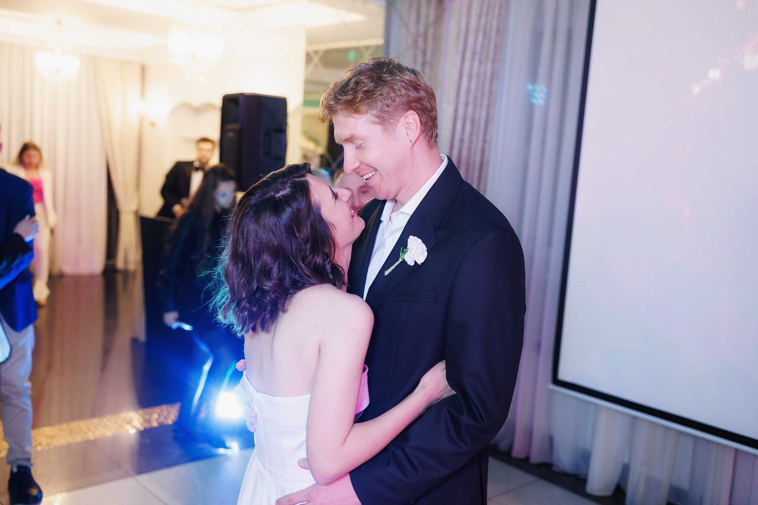 Владимир и Дания. Свадебная фотосессия в Казани. Портретный и репортажный фотограф в Чебоксарах Андриян Чаркин