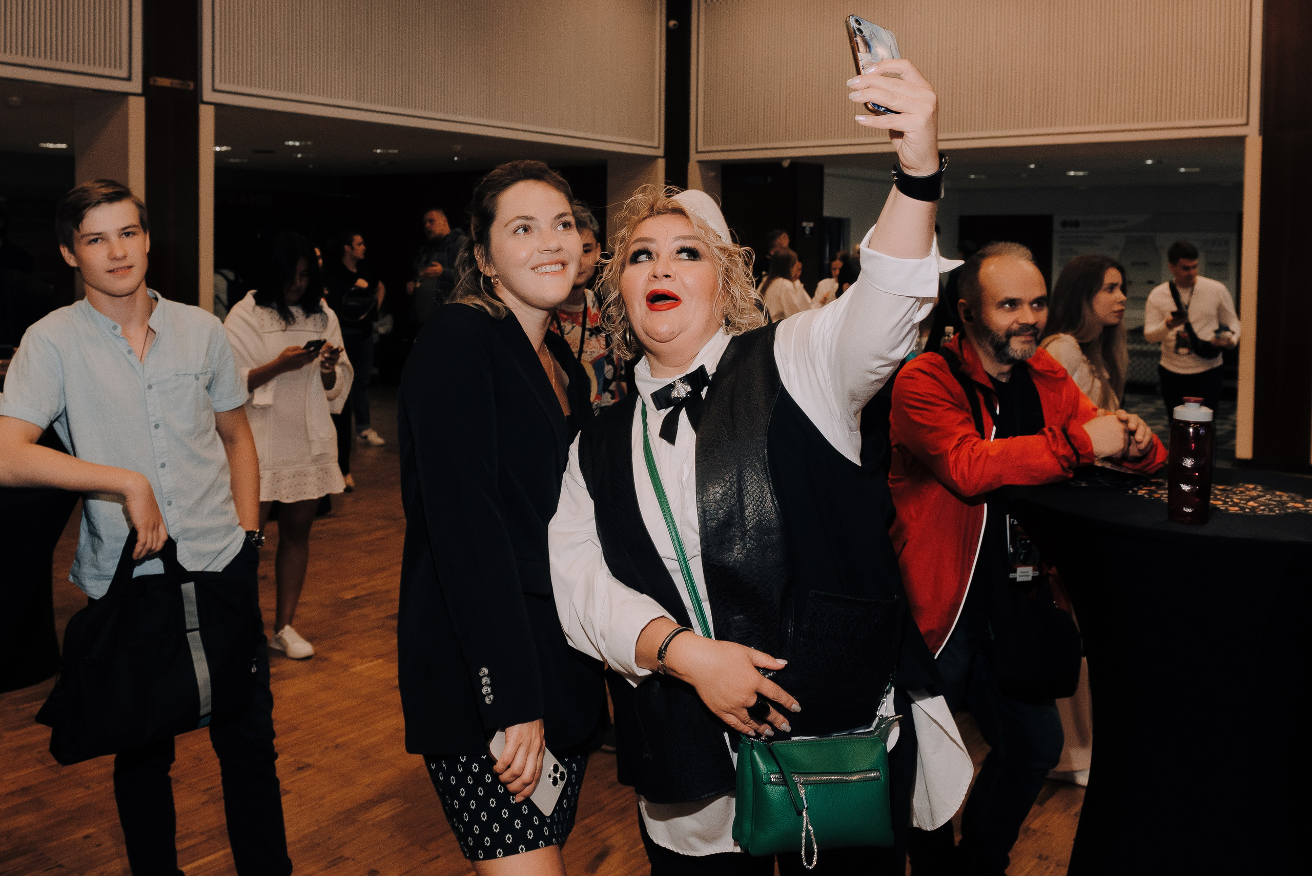 КОНФЕРЕНЦИЯ AMO CRM SIPUNI. Репортажный фотограф Зуев Роман г. Челябинск