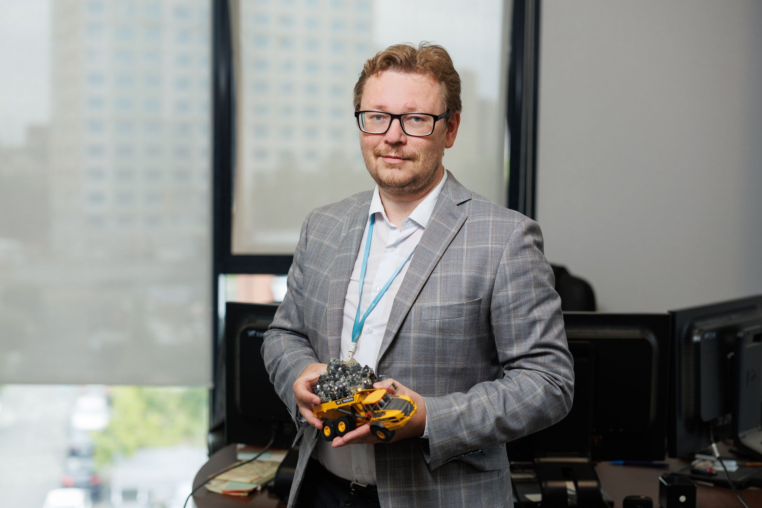 Полметалл — портреты. Контент для бизнеса в Екатеринбурге Полдень Медиа