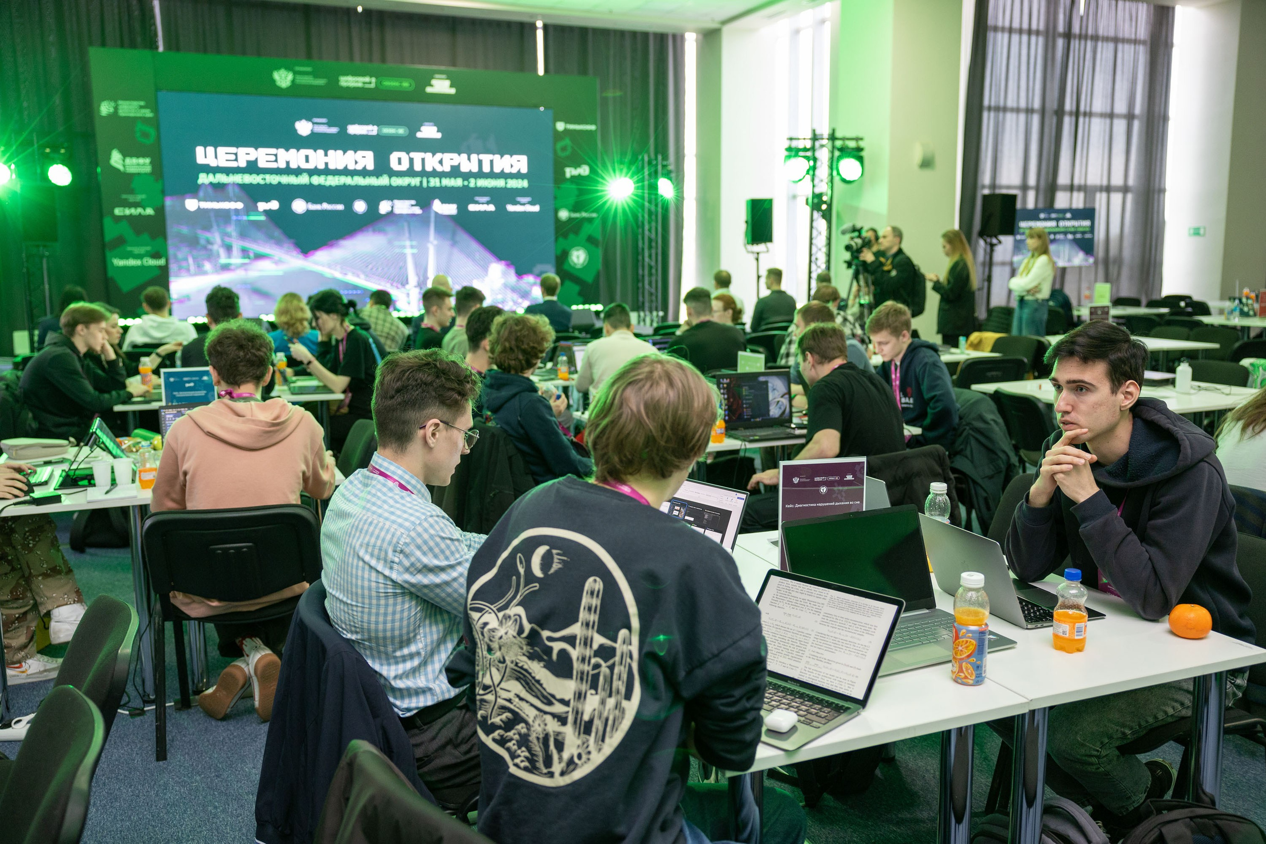 Окружной хакатон. Репортажный фотограф во Владивостоке