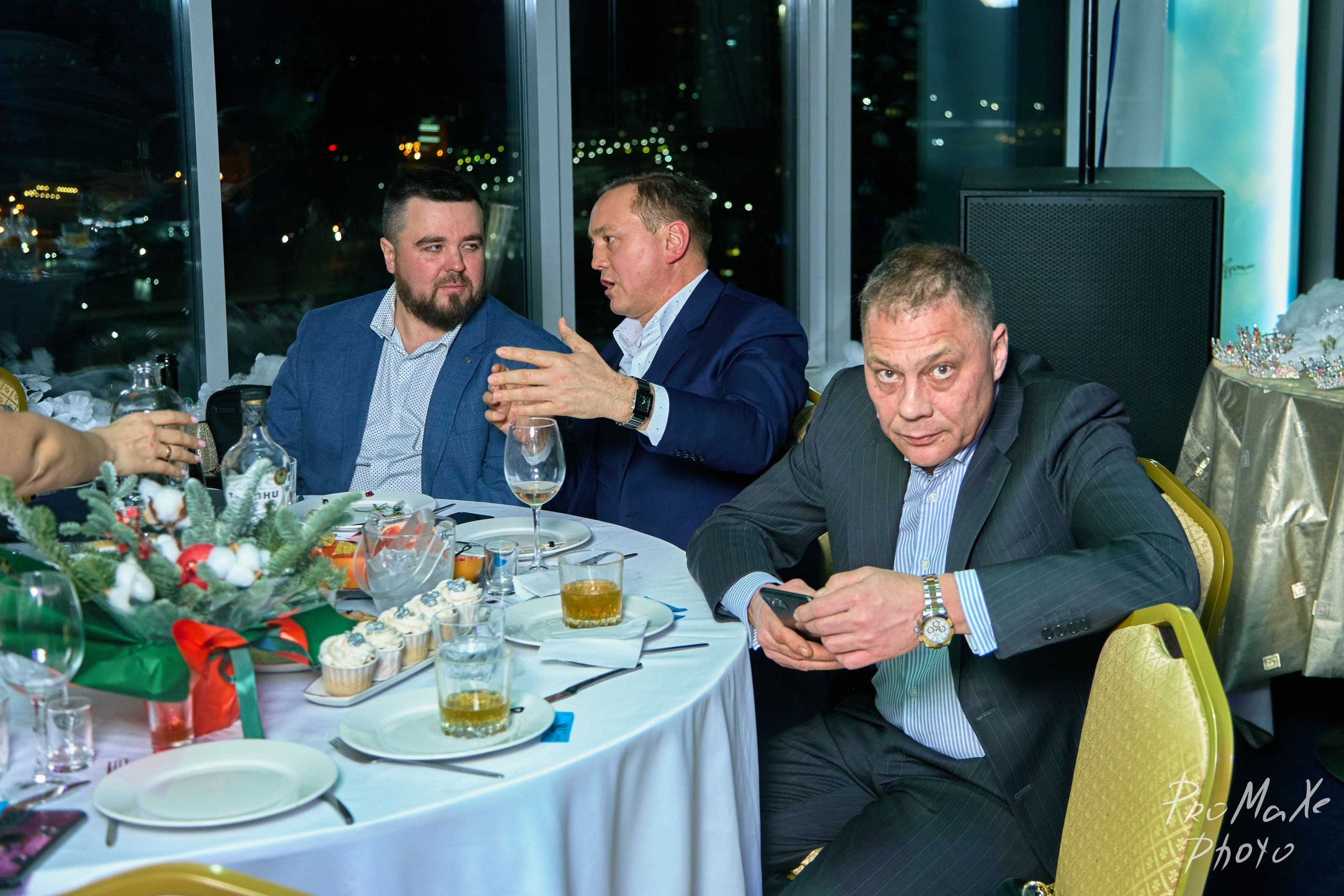 Зал КРАСА МАСС-МЕДИА ЧУВАШИИ. Владимир Суздалов (ProMaXe) — Портретный фотограф, тематические фотосессии в Чебоксарах