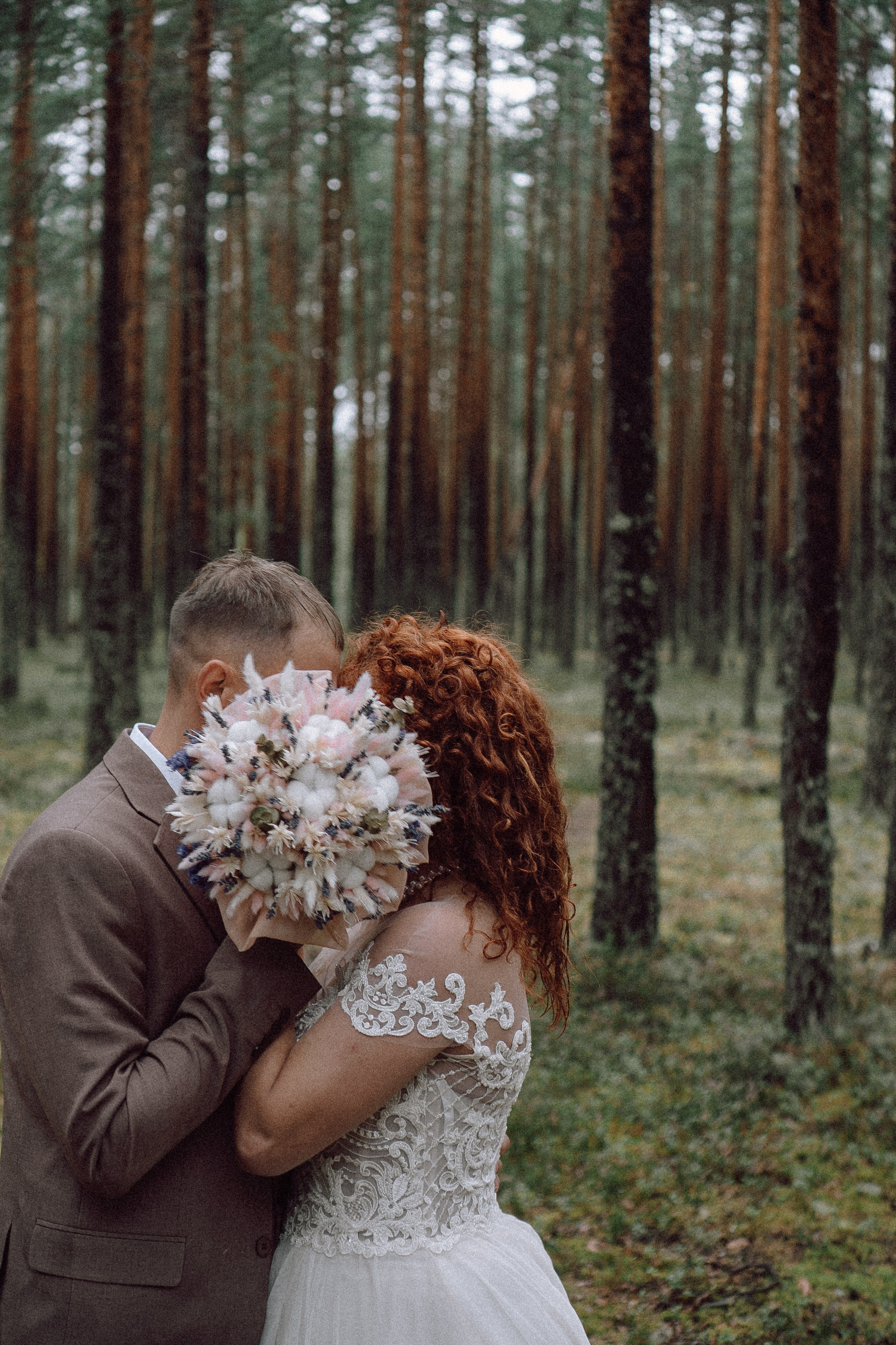 СВАДЕБНАЯ ФОТОСЕССИИЯ ПАРЫ В ГОРОДЕ ПРИОЗЕРСК В СОСНОВОМ ЛЕСУ И С ПИКАПОМ. Профессиональный фотограф, Санкт-Петербург — Виктория Богомолова