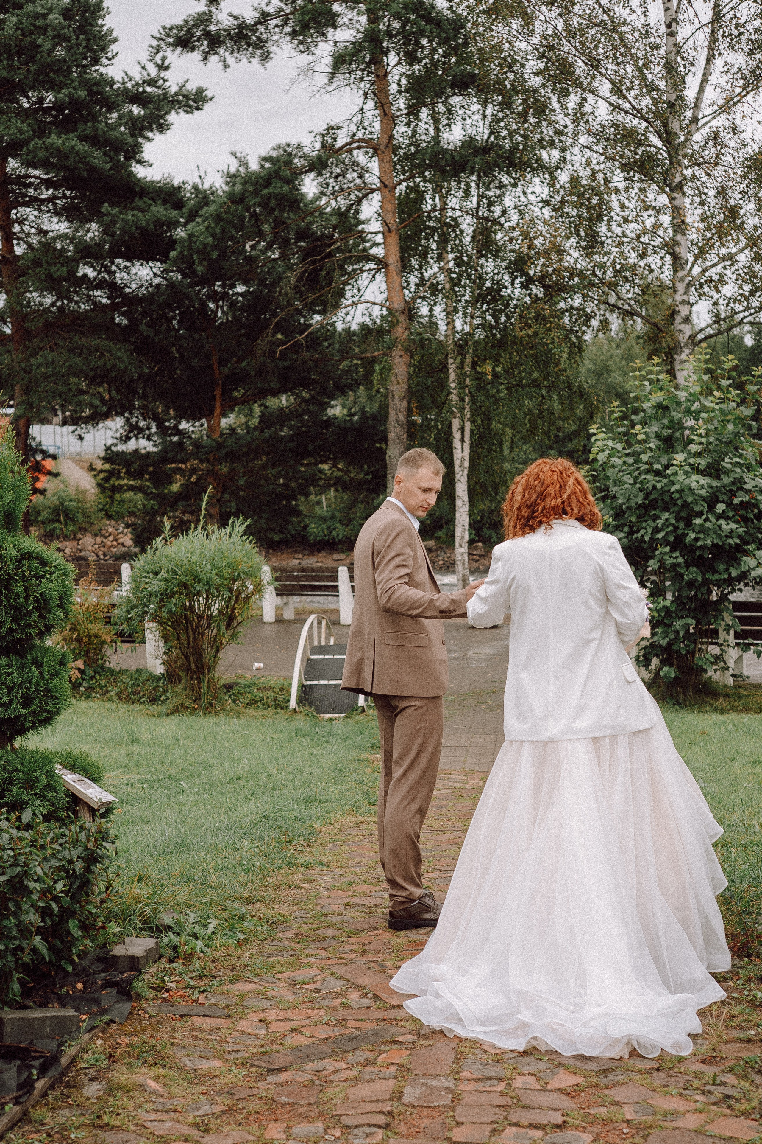 СВАДЕБНАЯ ФОТОСЕССИИЯ ПАРЫ В ГОРОДЕ ПРИОЗЕРСК В СОСНОВОМ ЛЕСУ И С ПИКАПОМ. Профессиональный фотограф, Санкт-Петербург — Виктория Богомолова