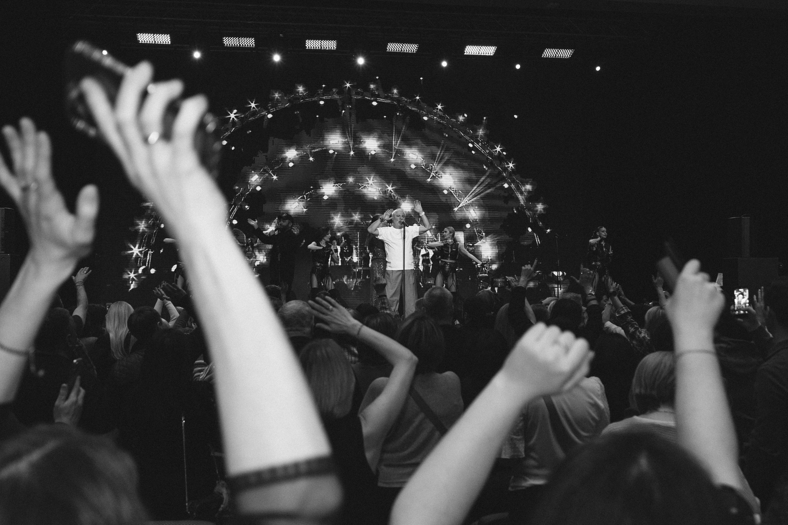 Сосо Павлиашвили в Красноярске 19.02.26. Фотограф Красноярск съемки лавстори, фотосессия в студии, портретная съемка, творческие фотосессии