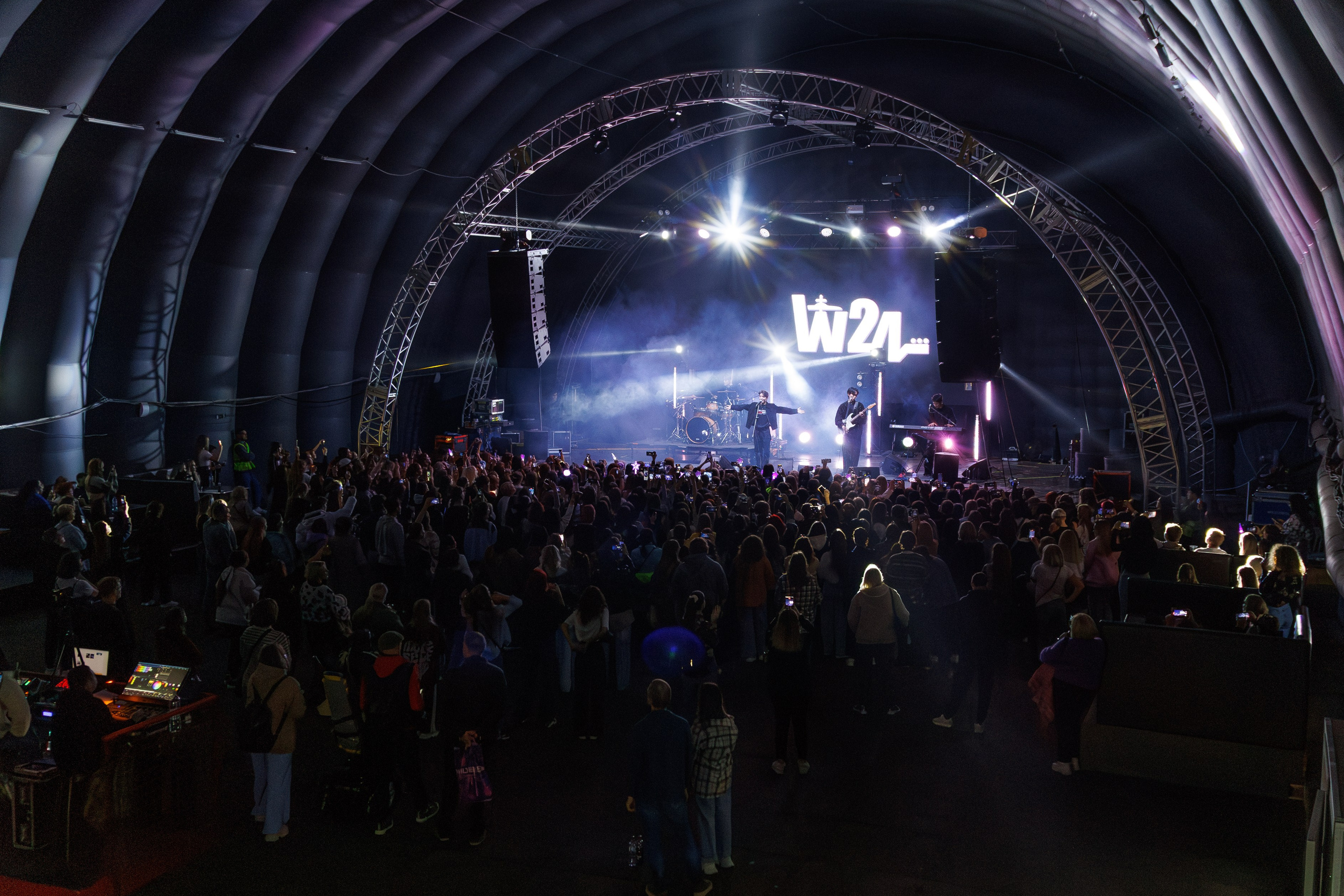 Концерт W24. Артур Иликчян — Wedding & Event фотограф в Краснодаре