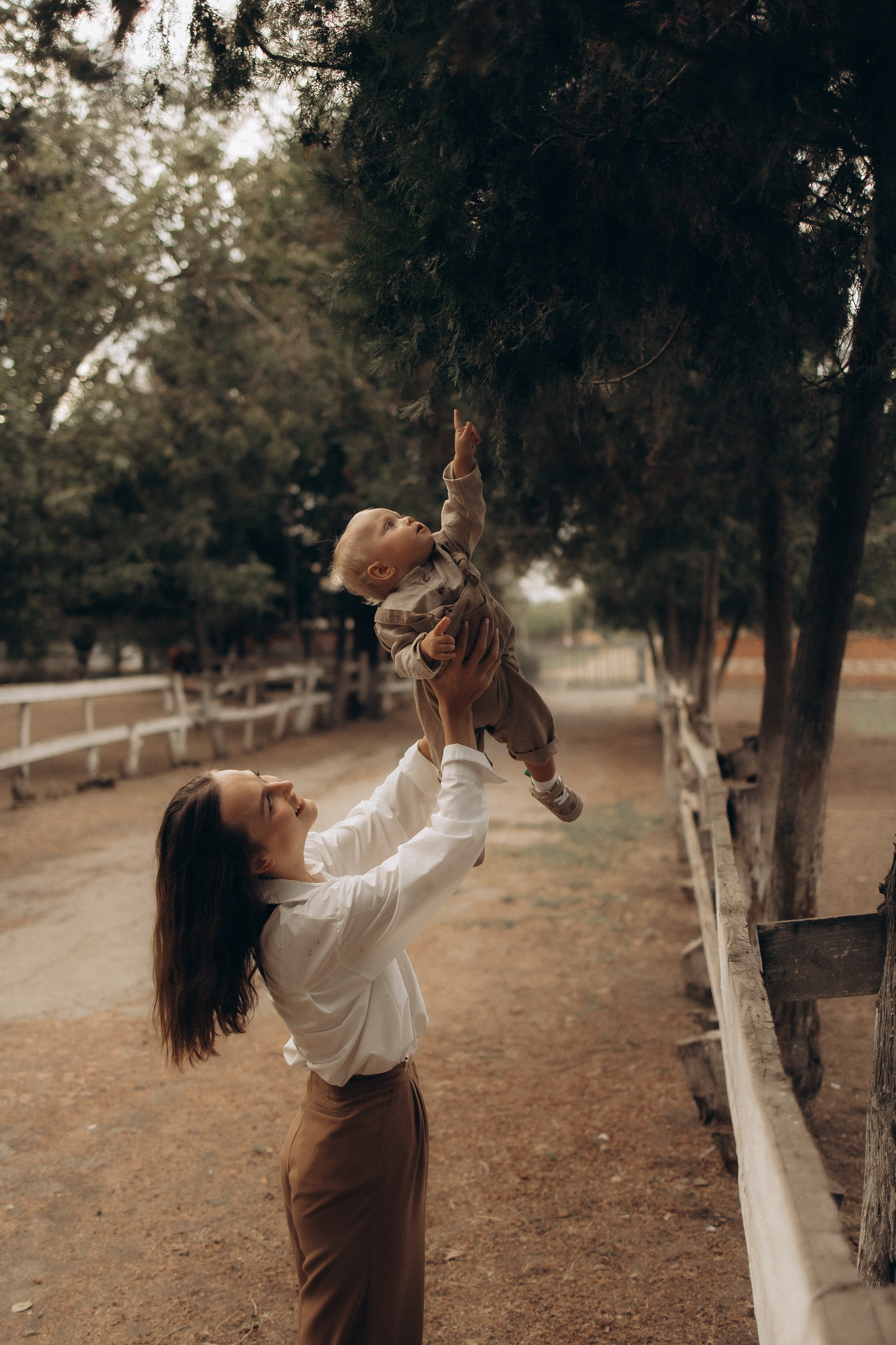 Мама с дочкой. Конюшня. Семейный фотограф в Краснодаре Храмова Анна
