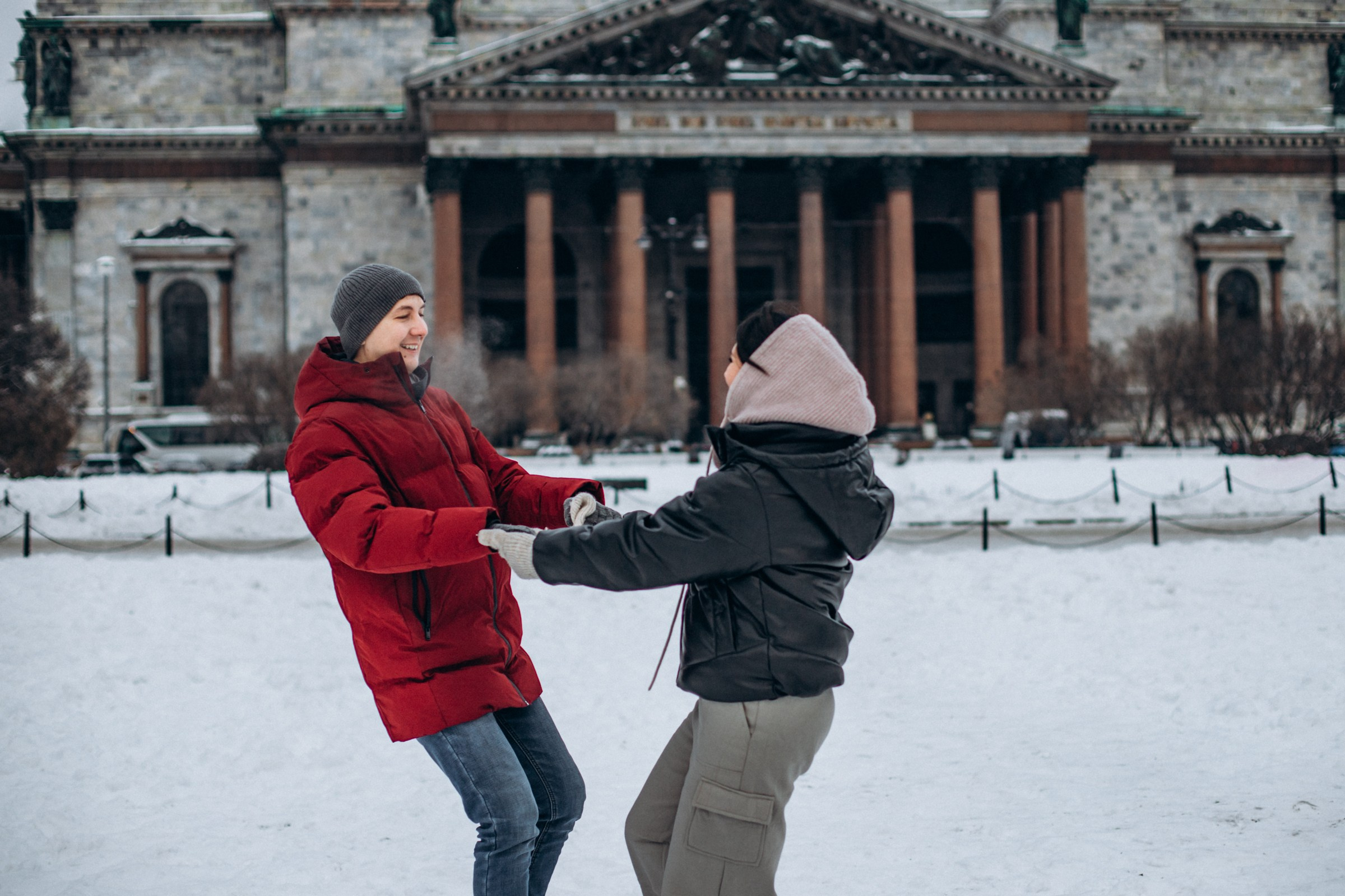 Даниил и Наркес в декабре. Фотопрогулка в Петербурге. Индивидуальный и семейный фотограф в Санкт-Петербурге