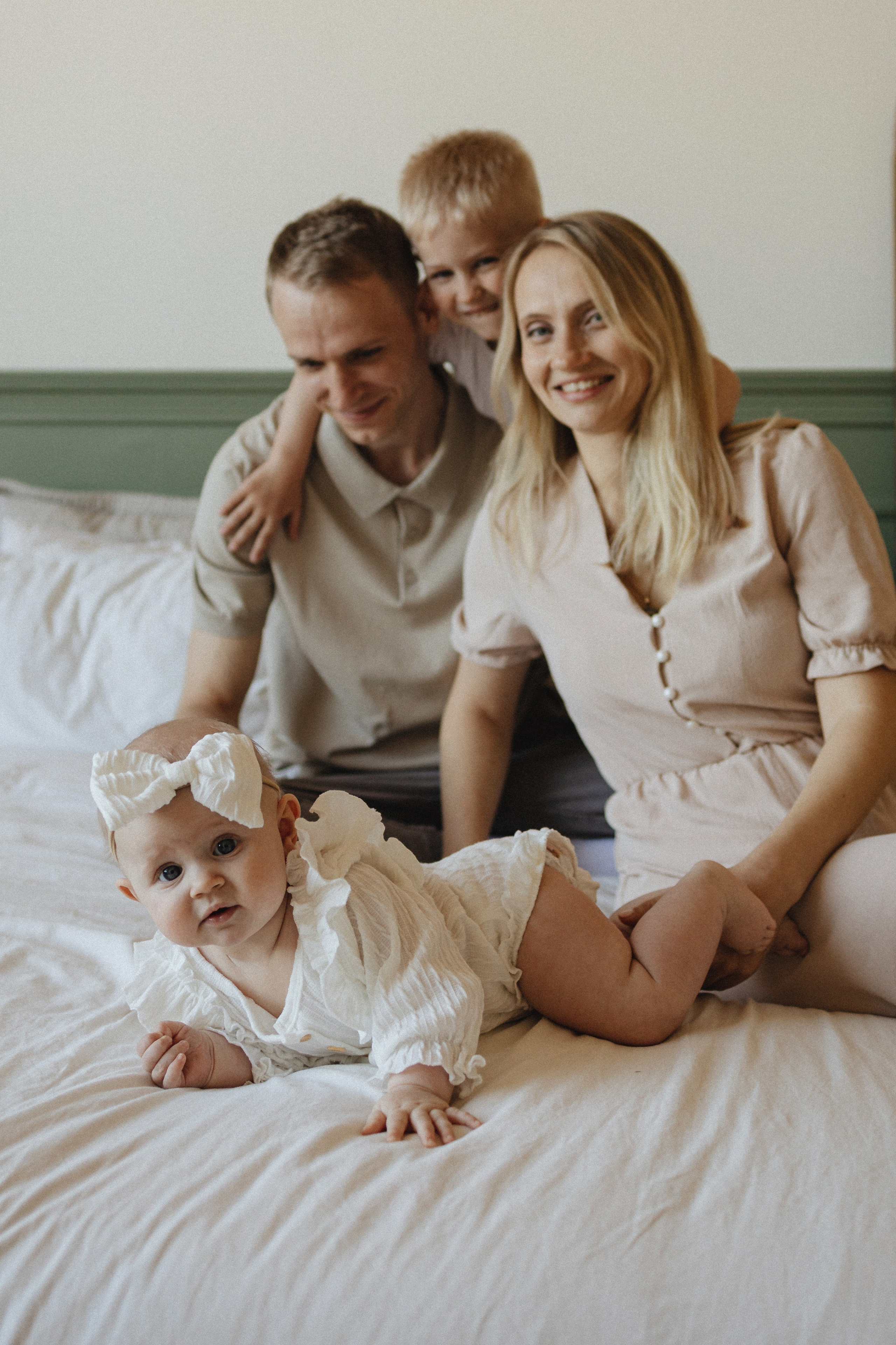 СЕМЬЯ студийная. СЕМЕЙНЫЙ фотограф Краснодар Анастасия Михайлова