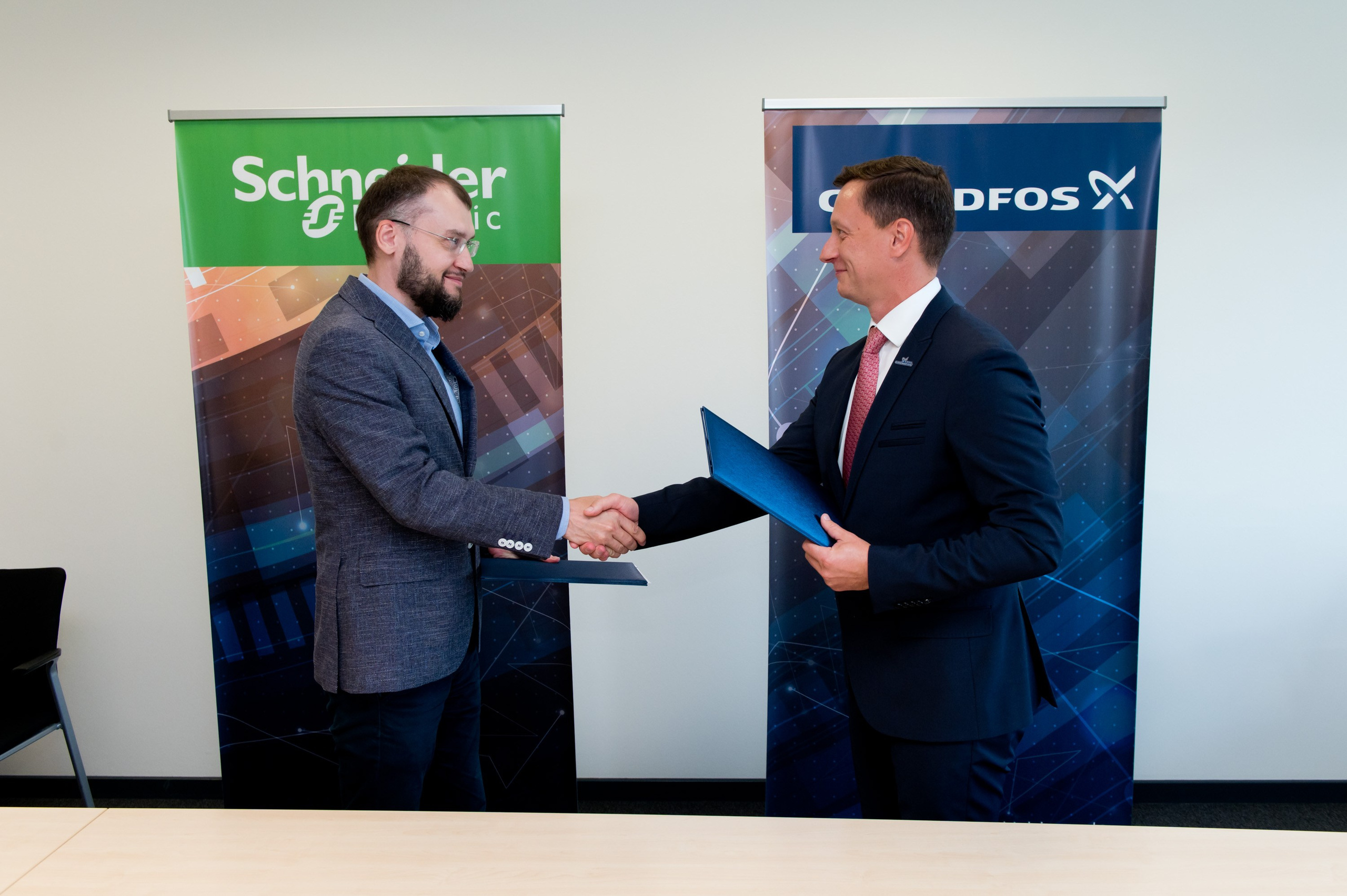 Производство Grundfos. Репортажный фотограф и видеограф Слава Думчев. Тимбилдинги, отчетники, корпоративы