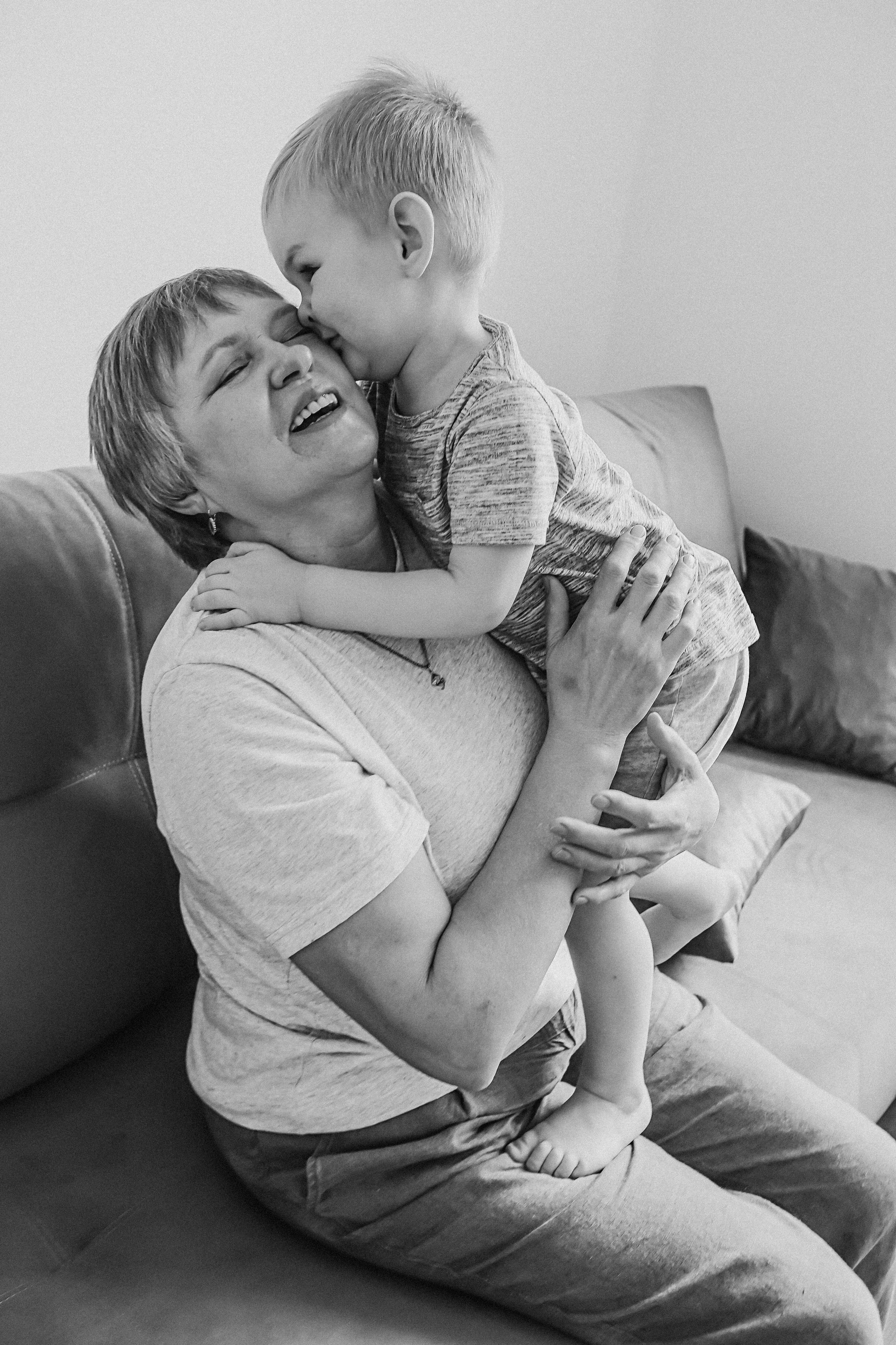 Семейная в домике (репортаж). Семейный фотограф Тюмень, фотограф на роды Салмина Мария