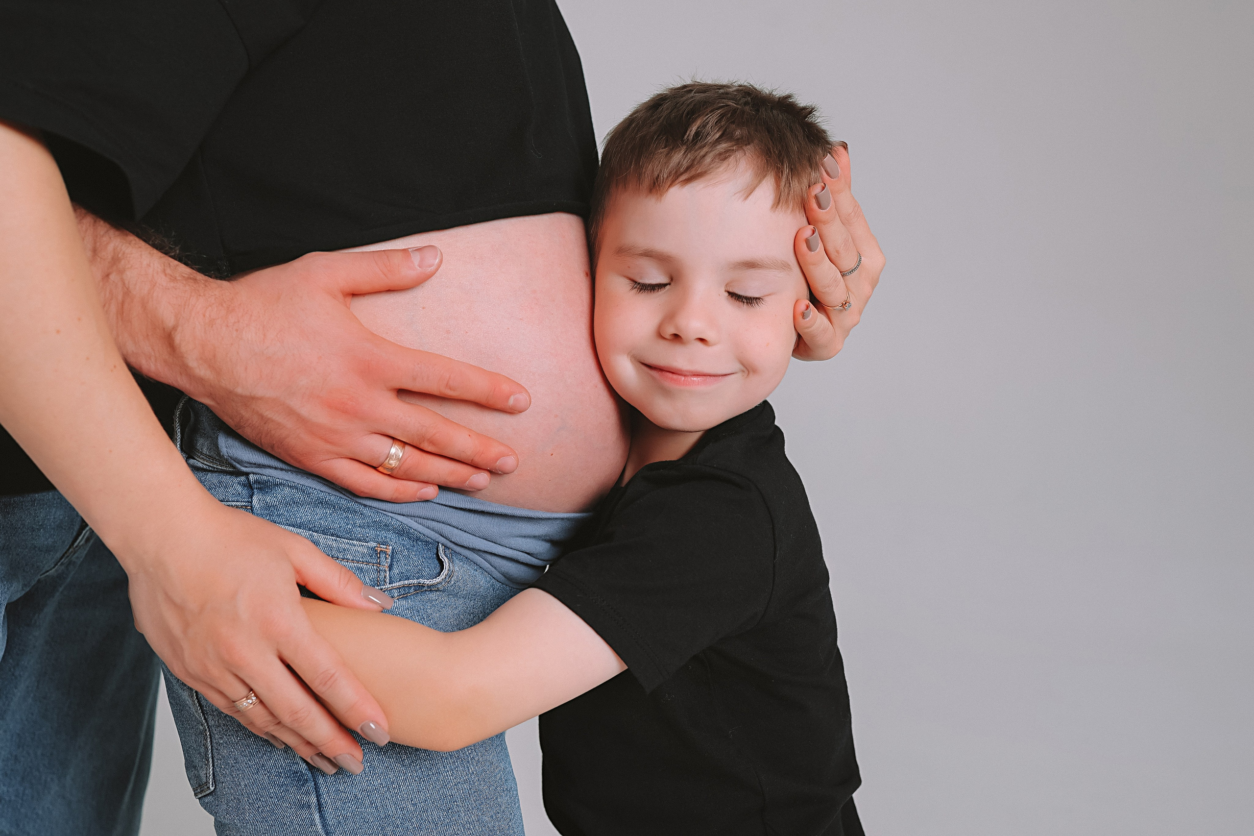Фататум циклорама и зал. Семейный фотограф Тюмень, фотограф на роды Салмина Мария