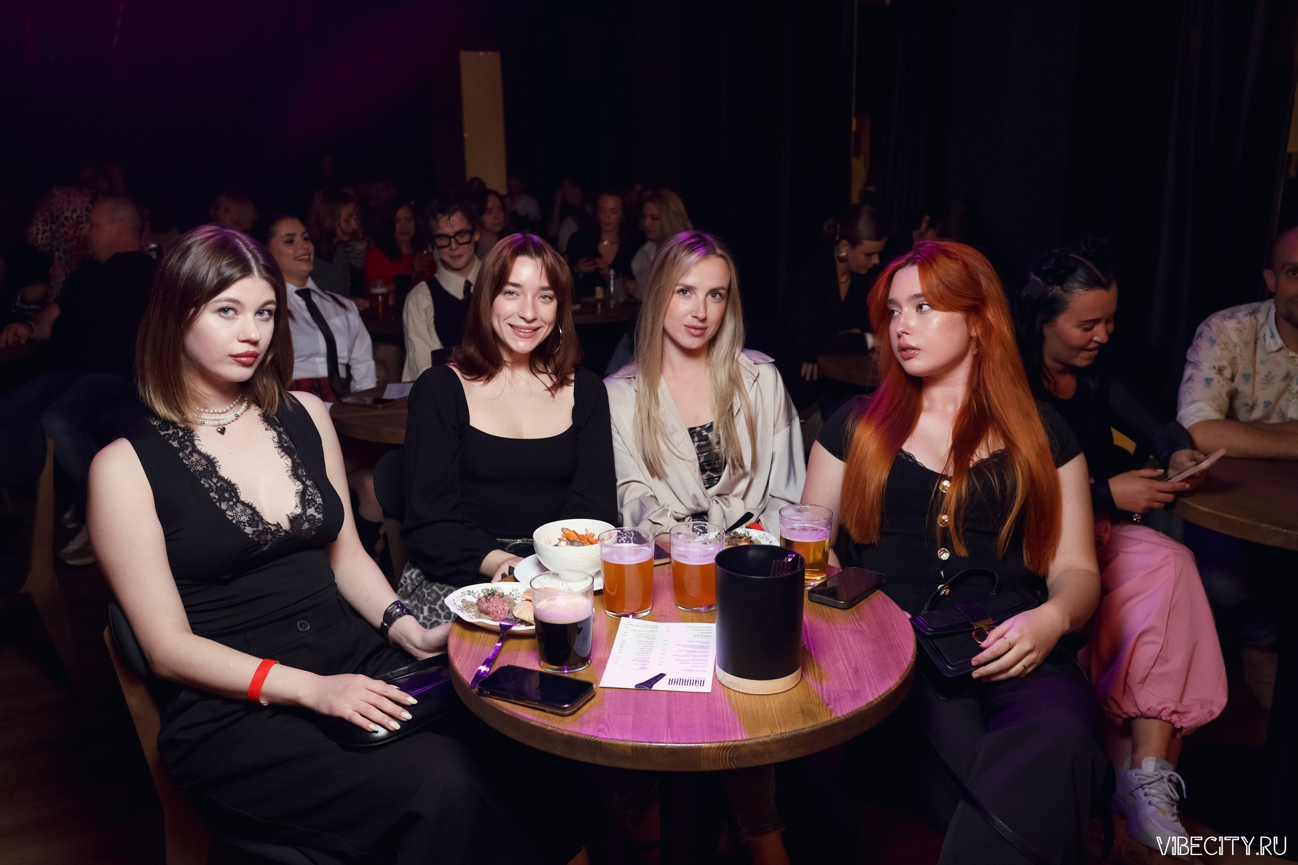 Стендап клуб Локация. VIBECITY.RU Вайб Сити Ру Фоторепортажи Фотоотчеты Калининград