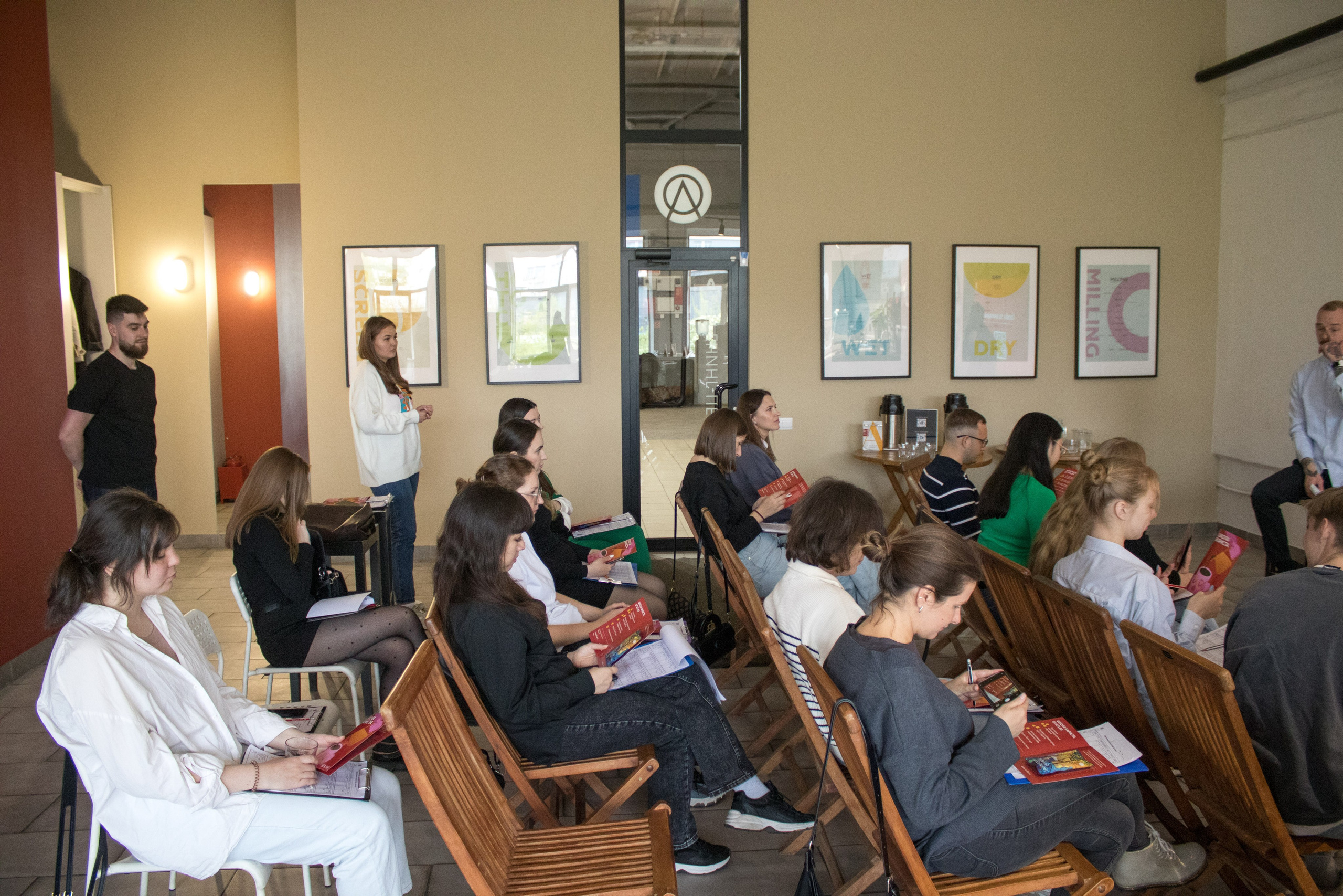 Иркэдишн х Атлас кофе. Boringowl | Коммерческий фотограф в Иркутске Раиса Ботороева