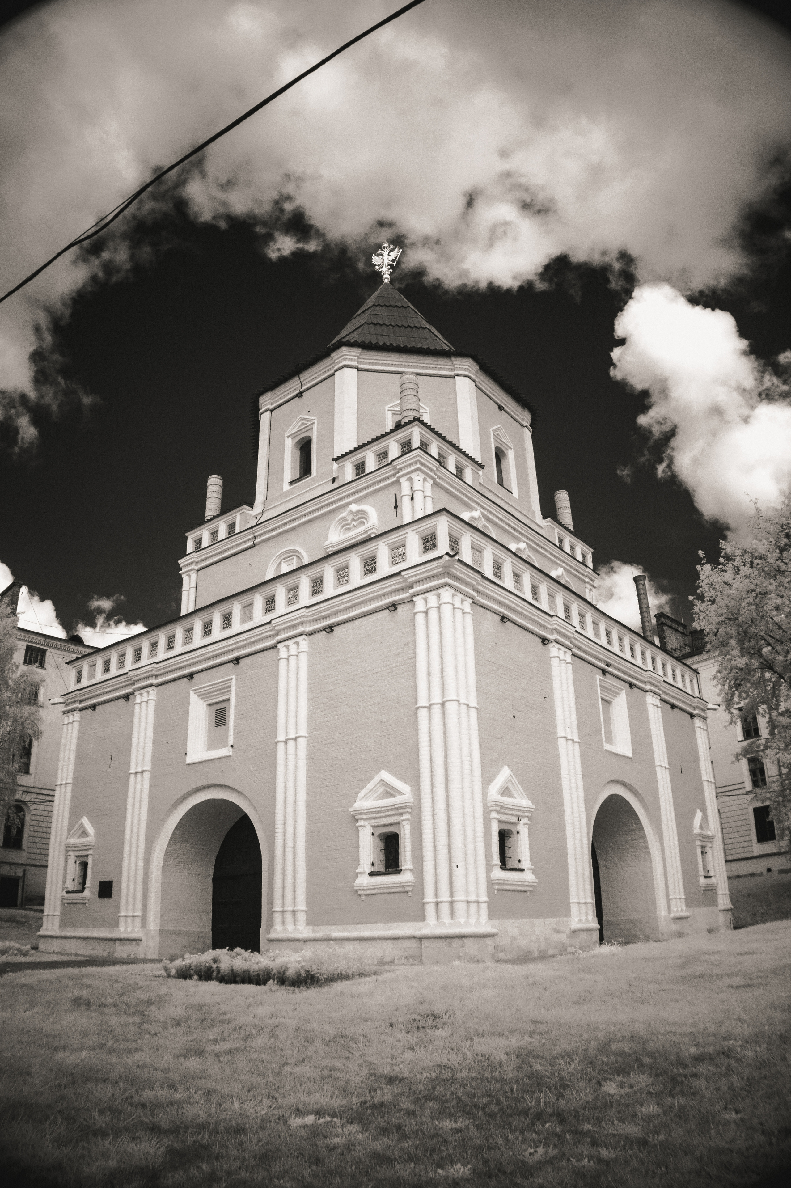 Black and White — Черно белый