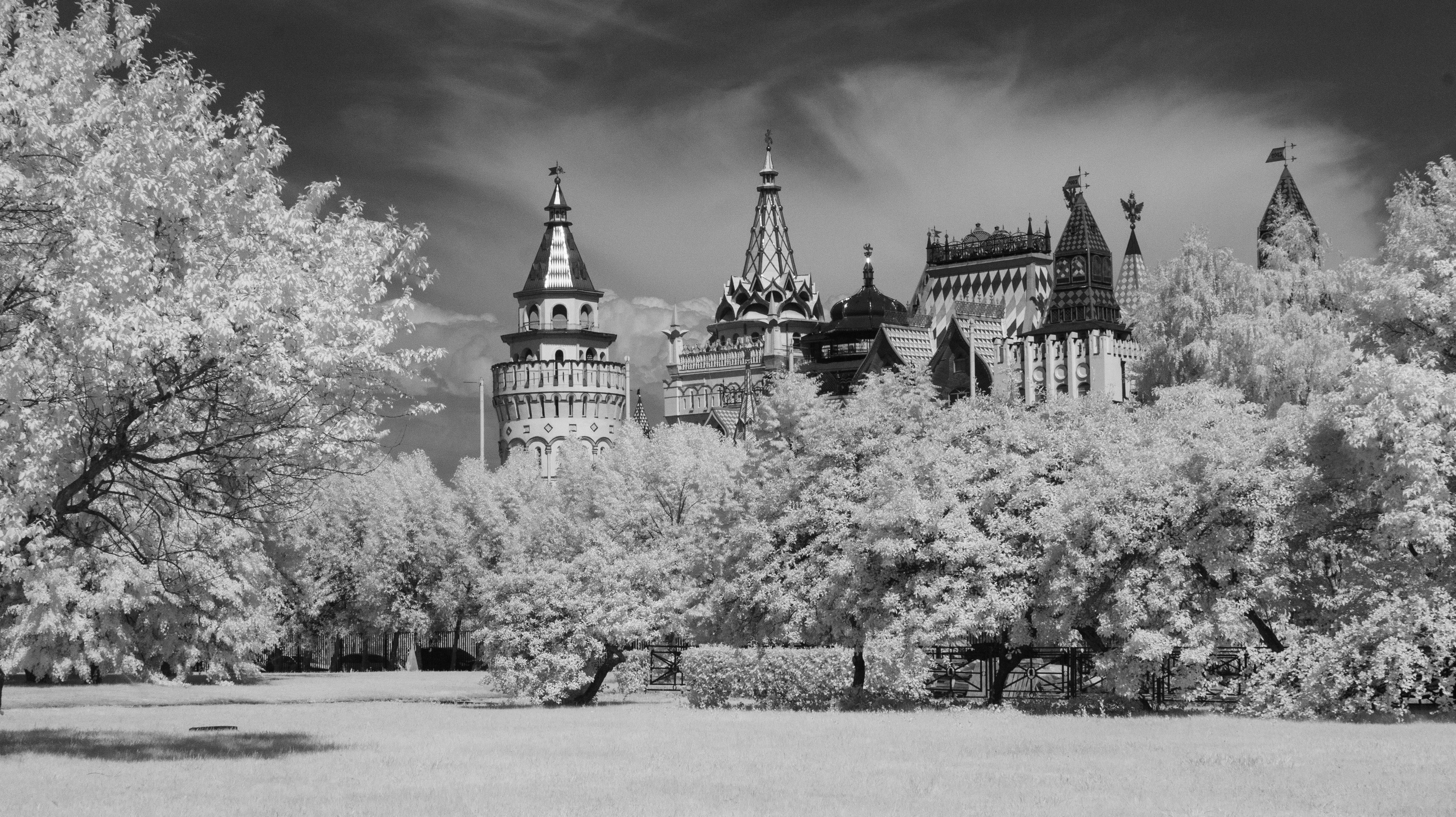 Black and White — Черно белый