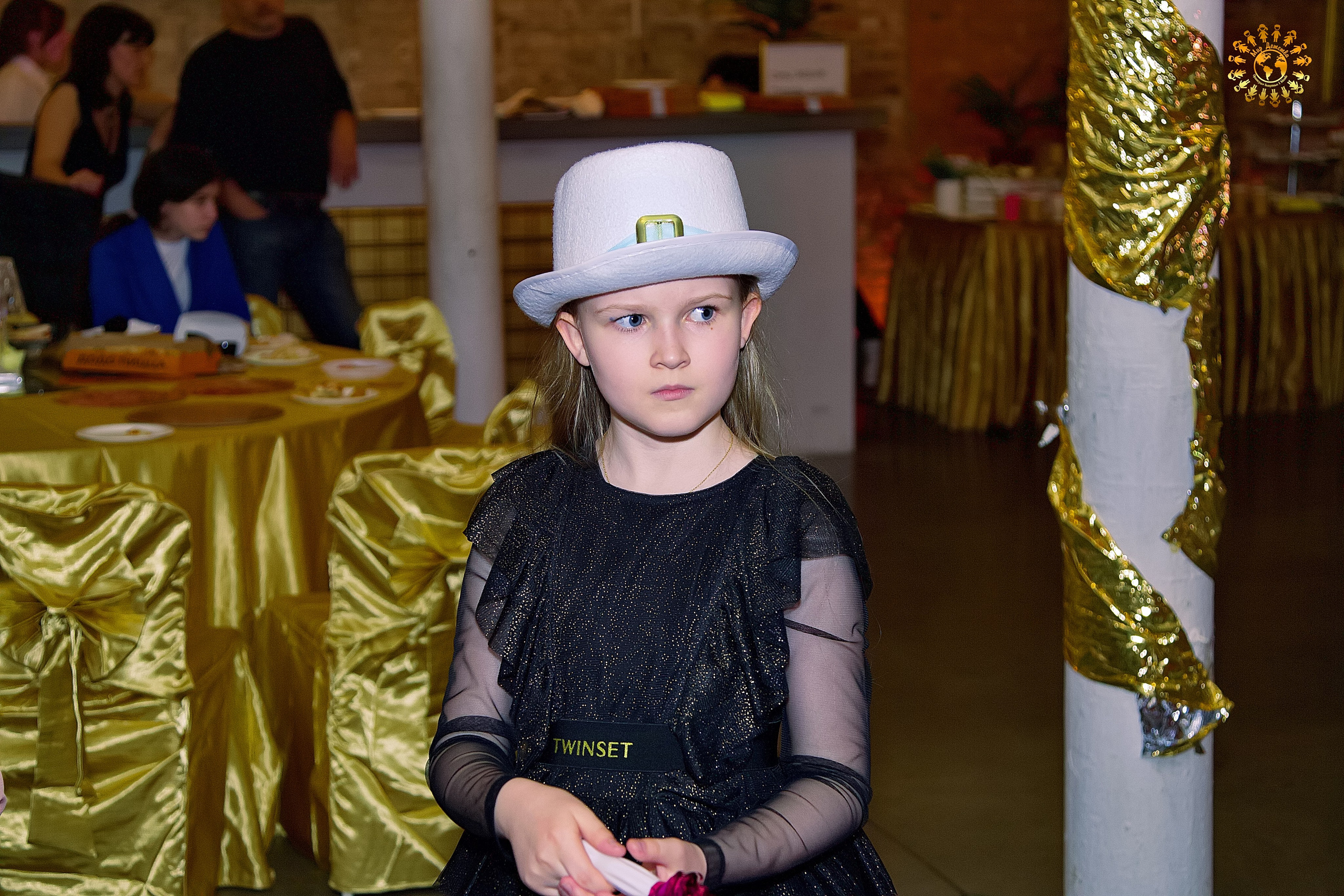 Выпускной 2023 (Школа 109, 4-й класс). Репортажная съемка в Москве и области. Анималистика