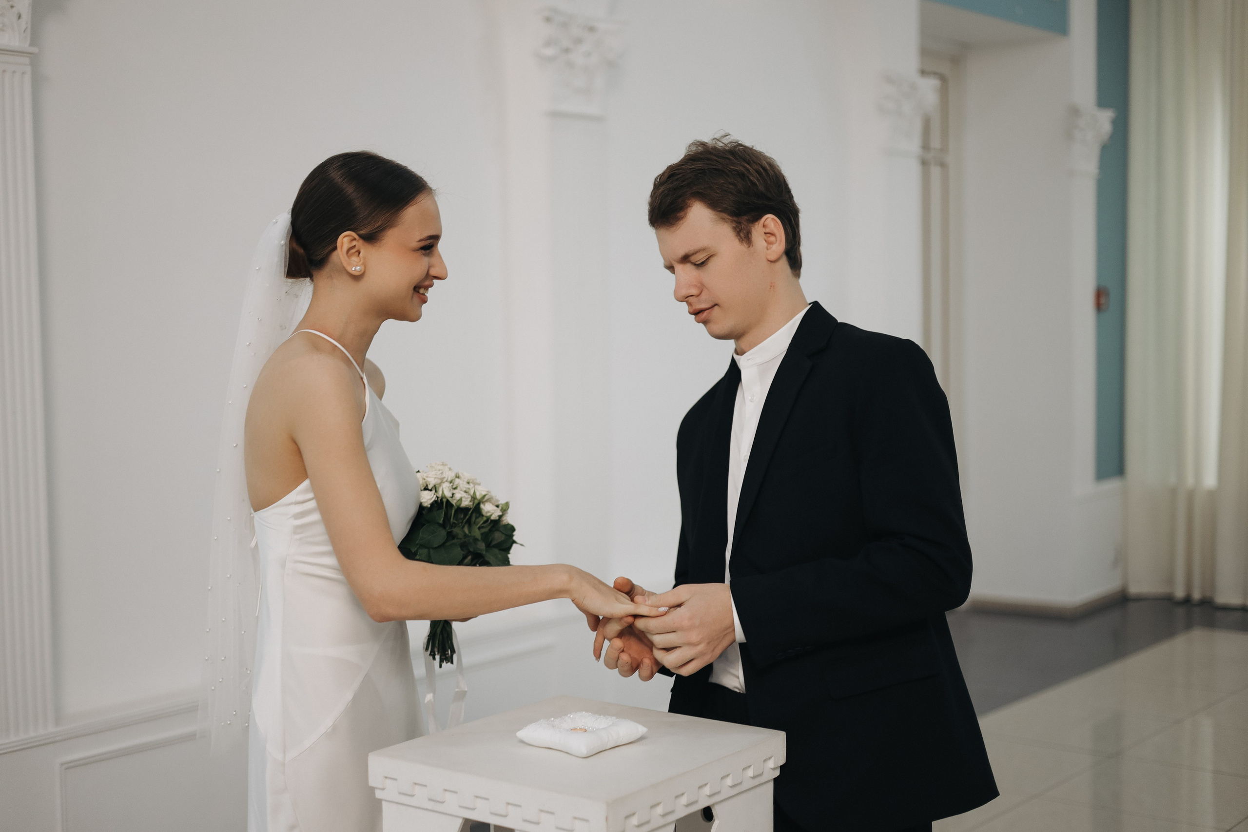 Олеся и Даня. Роспись в Таганском ЗАГСе. Диана Чечель. Свадебный и семейный фотограф в Москве