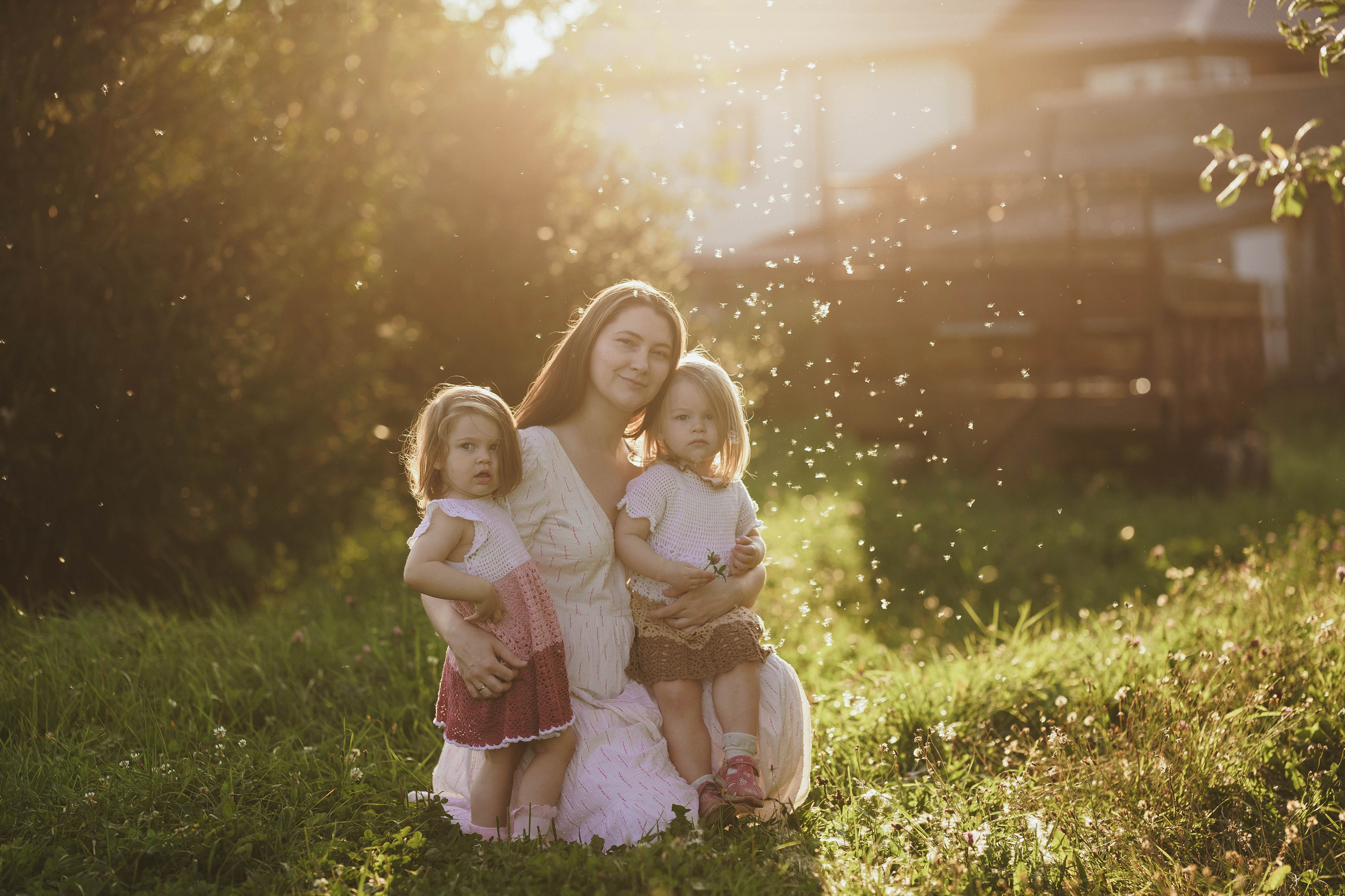 Мама с двойняшками, Костромская область. Наталья Дукалова фотограф Щелково Королев Пушкино Москва Балашиха