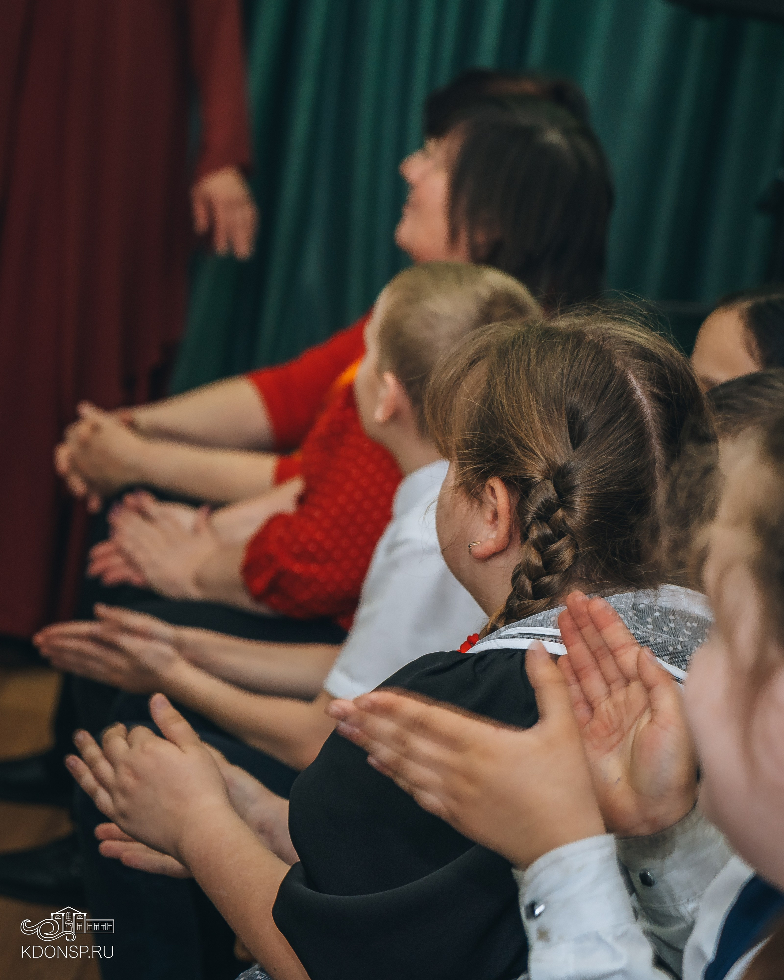 В преддверии праздника весны. Новотитаровский Дом культуры