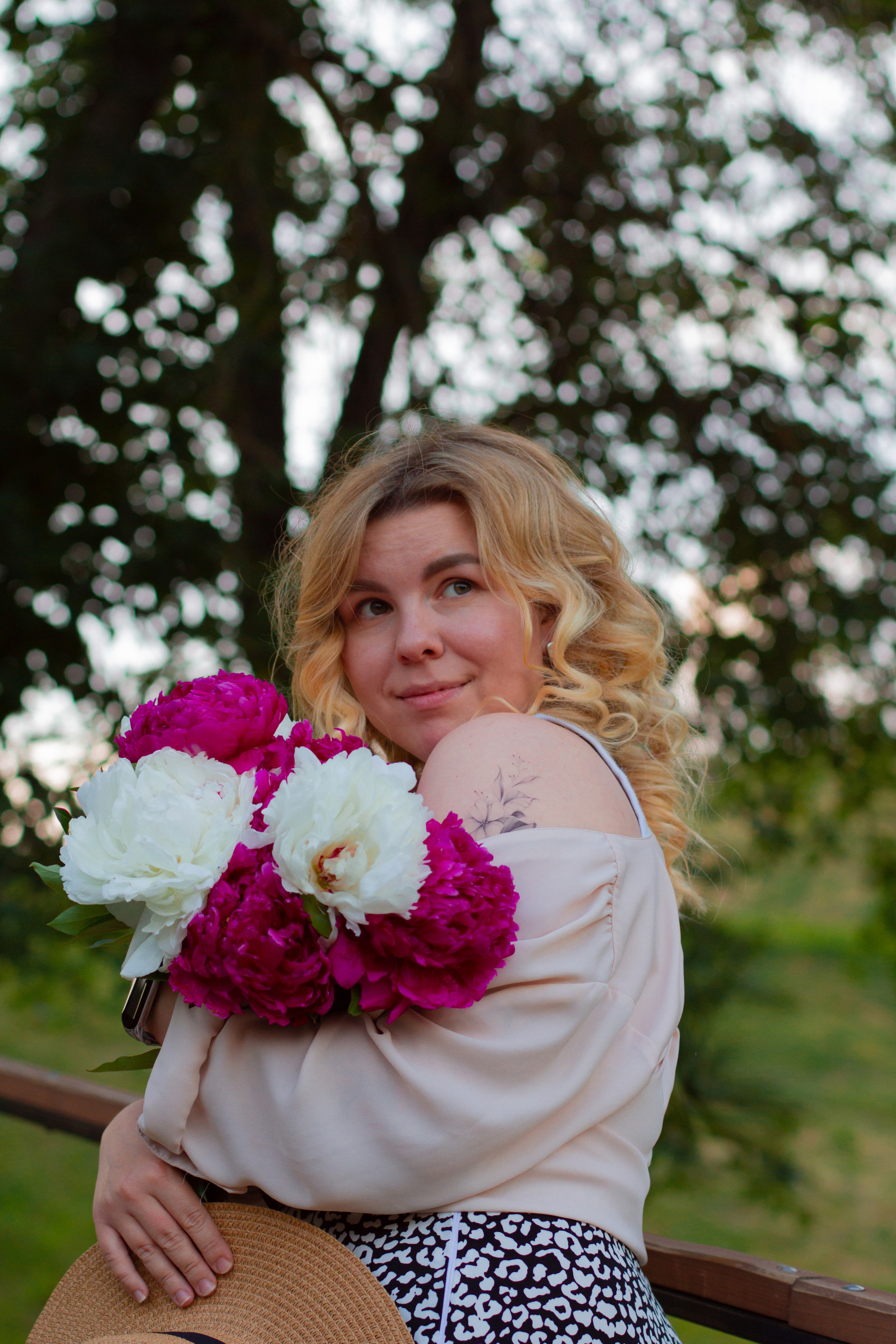 Елена пионы. Фотограф Светлана Бурова