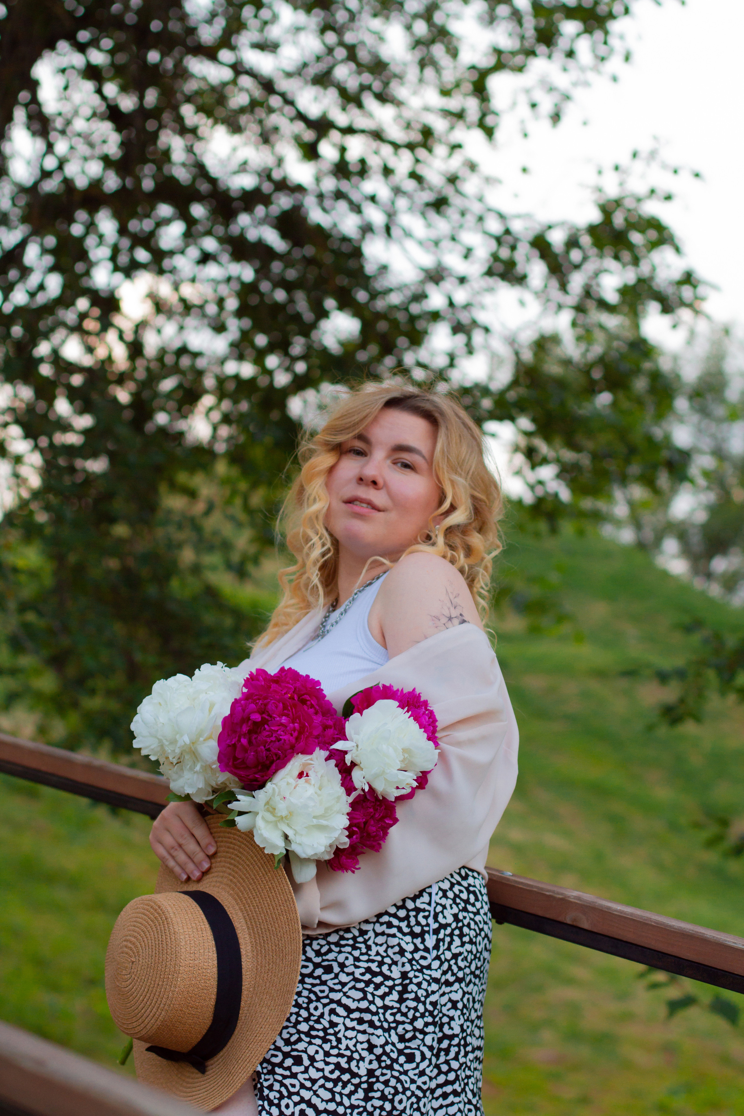 Елена пионы. Фотограф Светлана Бурова