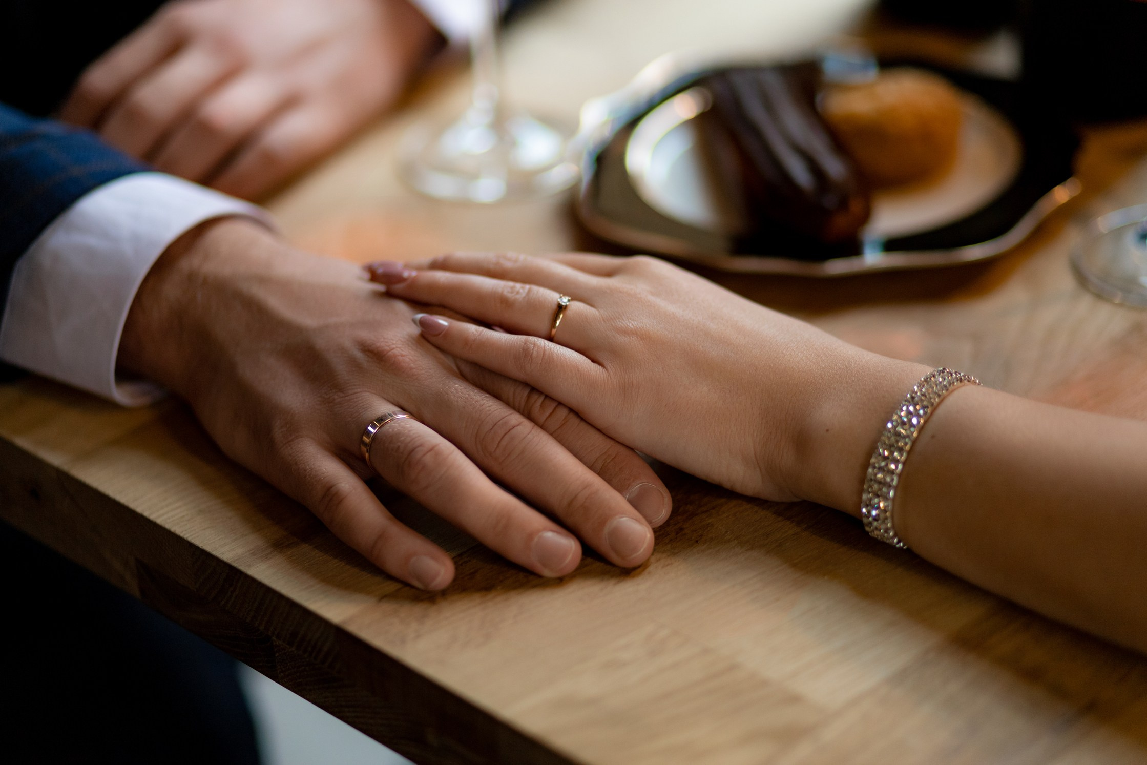 рука в руке