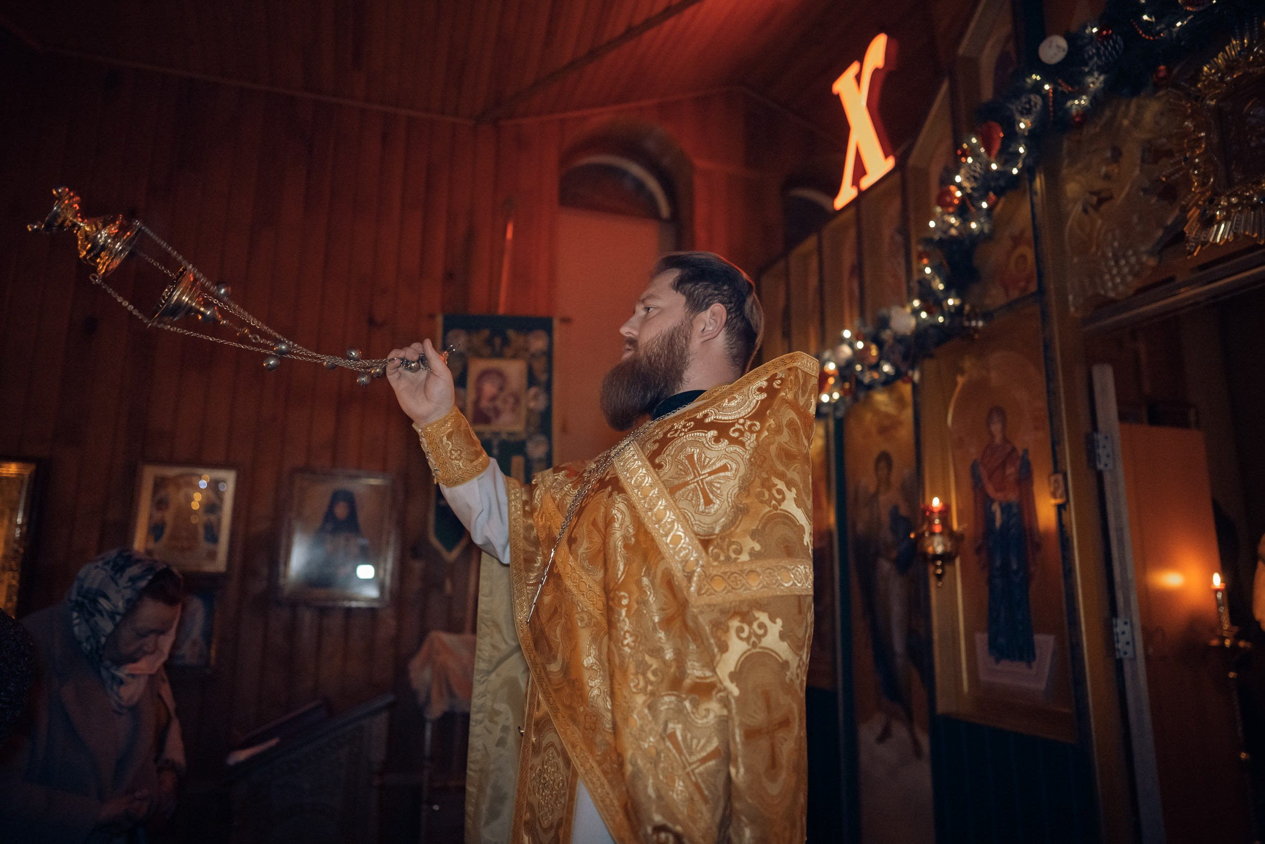 Ночная Божественная Литургия в день памяти Свт.Спиридона Тримифунтского, Севастополь. Церковный фотограф Севастополь