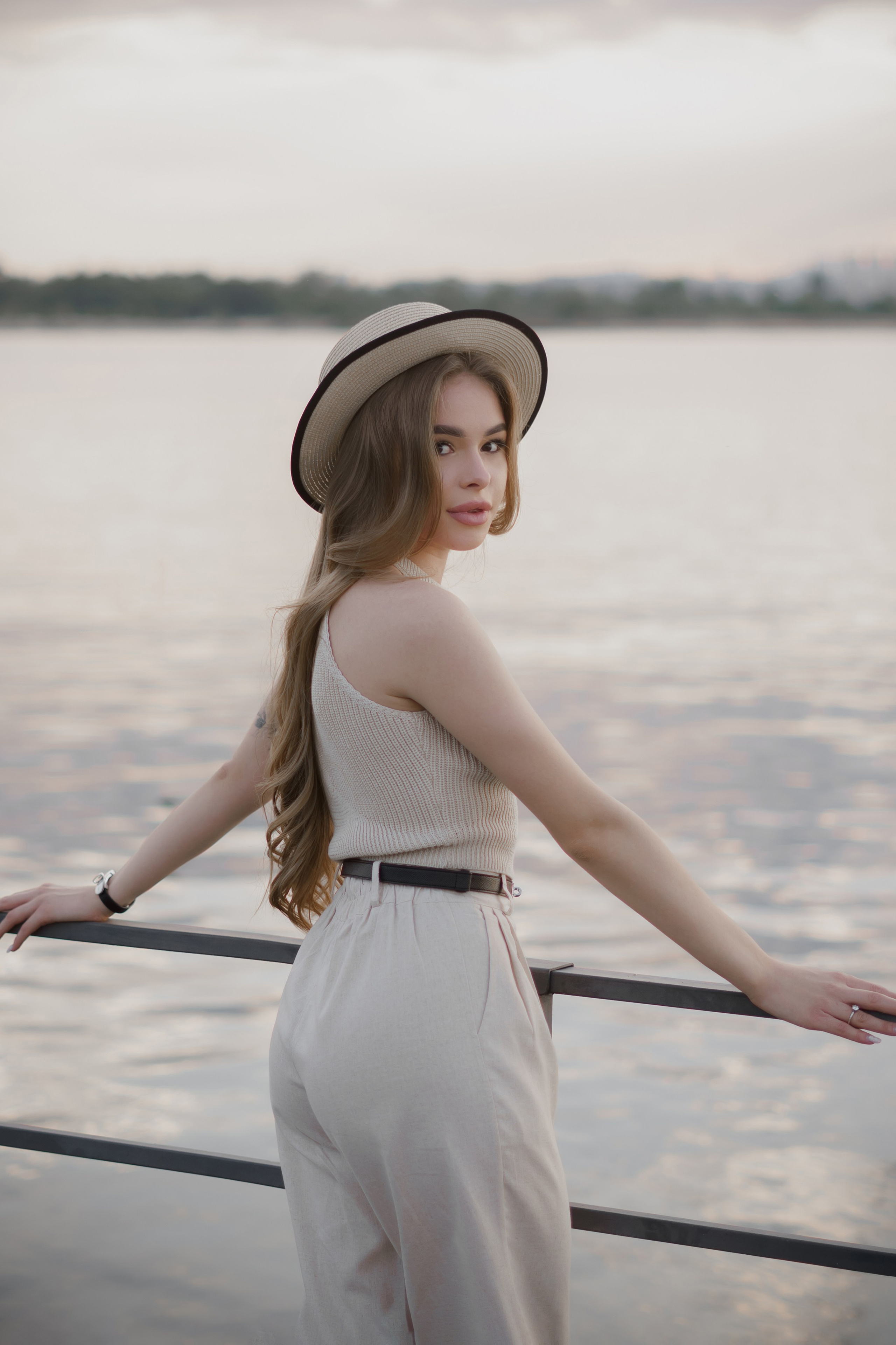 Рома и софа. Фотограф Валерия Крахмалева