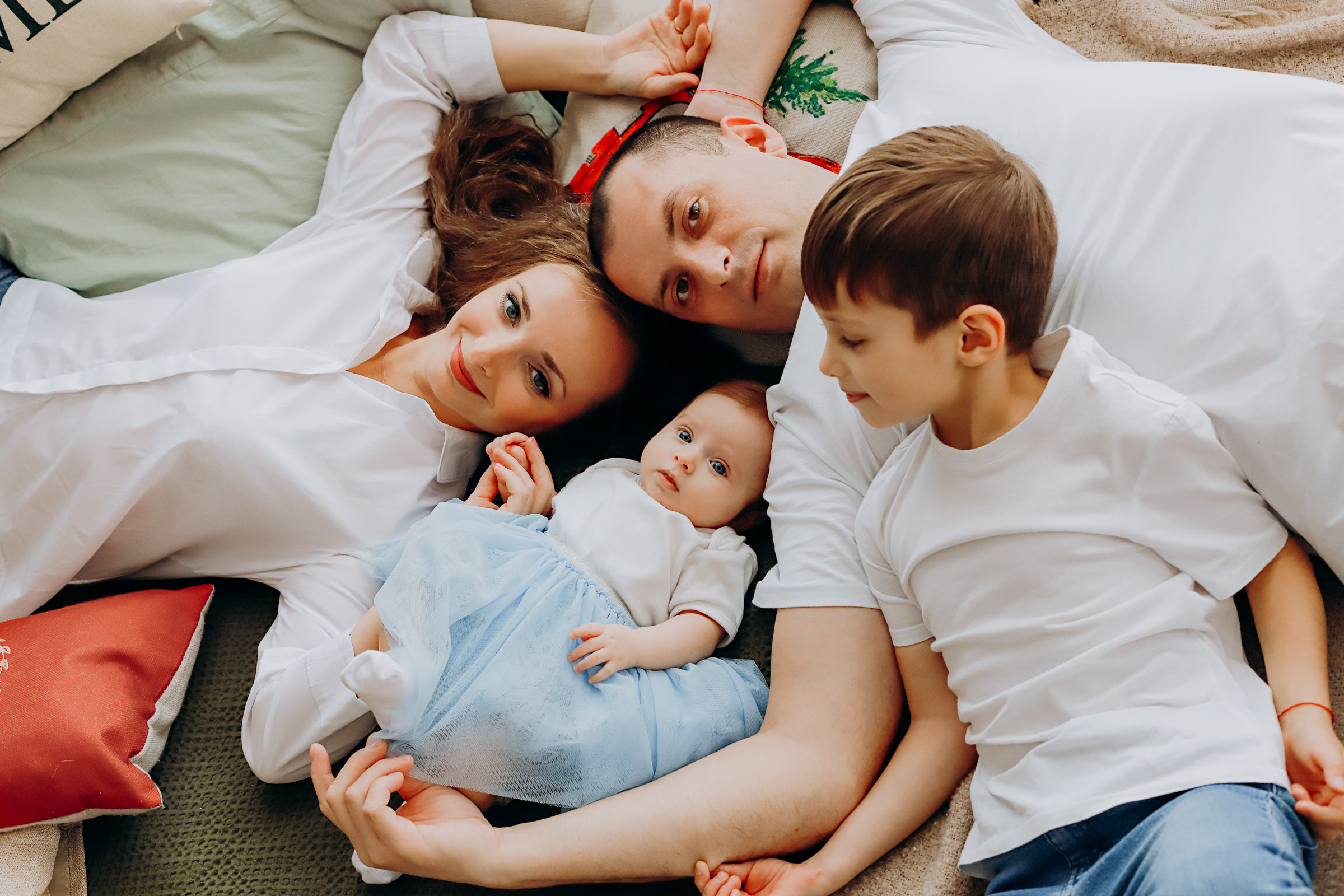 Катюня-бусинка и ее семья.