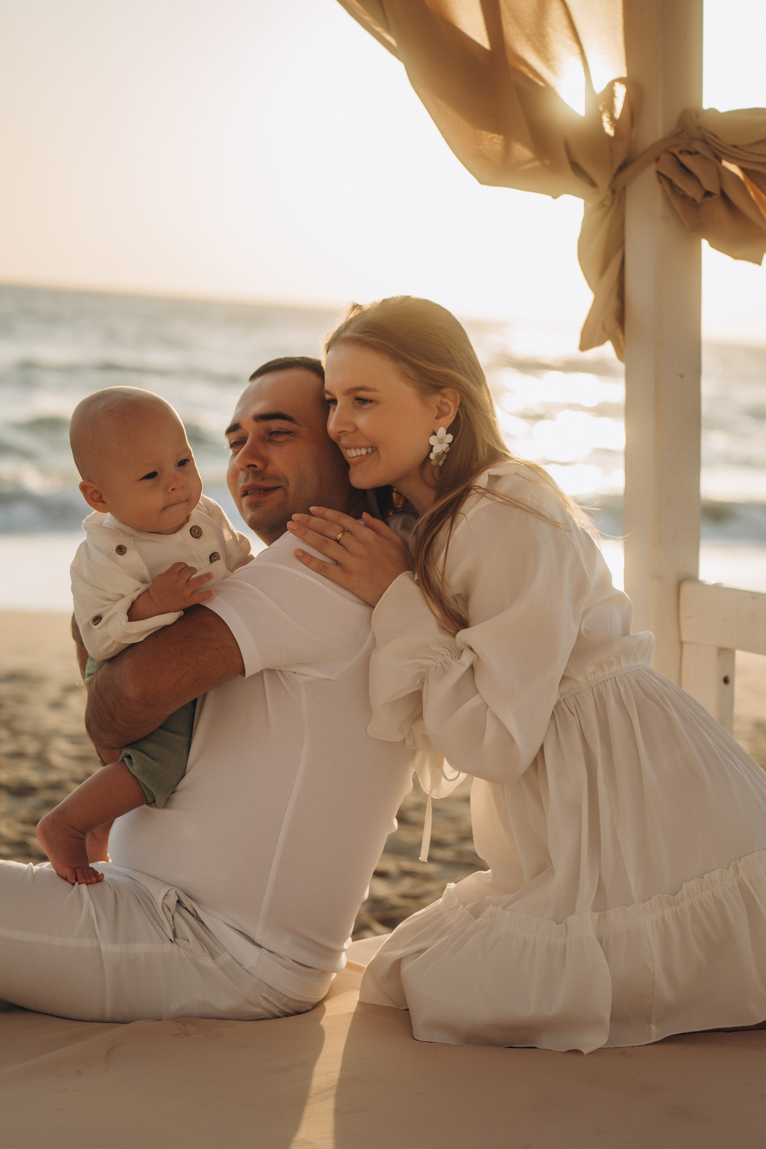 Семейная съёмка в Новороссийске – золотой час у моря, фотограф Новороссийск