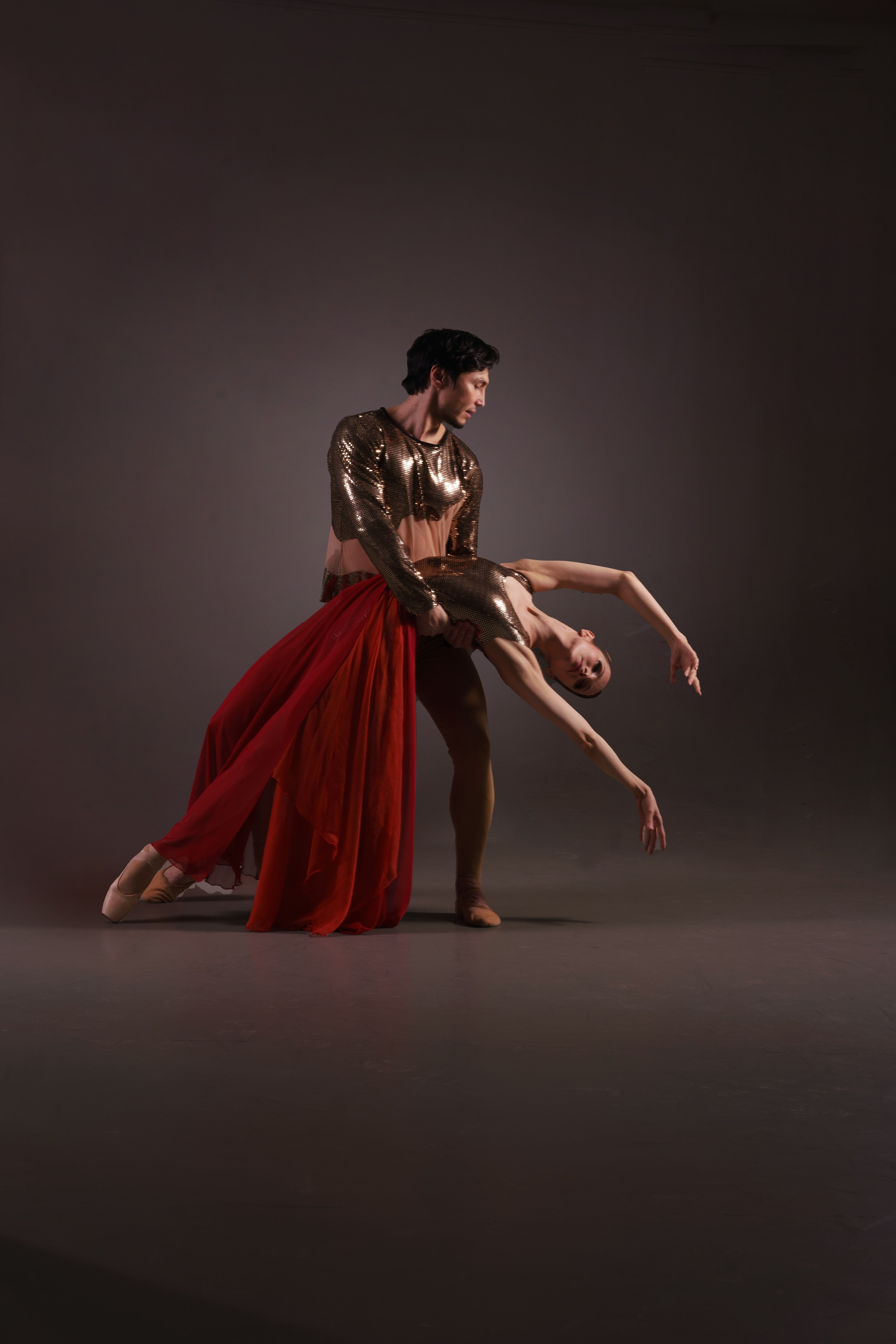 Анонс спектакля «Легенда о Тюльпане». Фотограф Алматы, курс по Фотографии в Алматы. Дмитриева Наталья