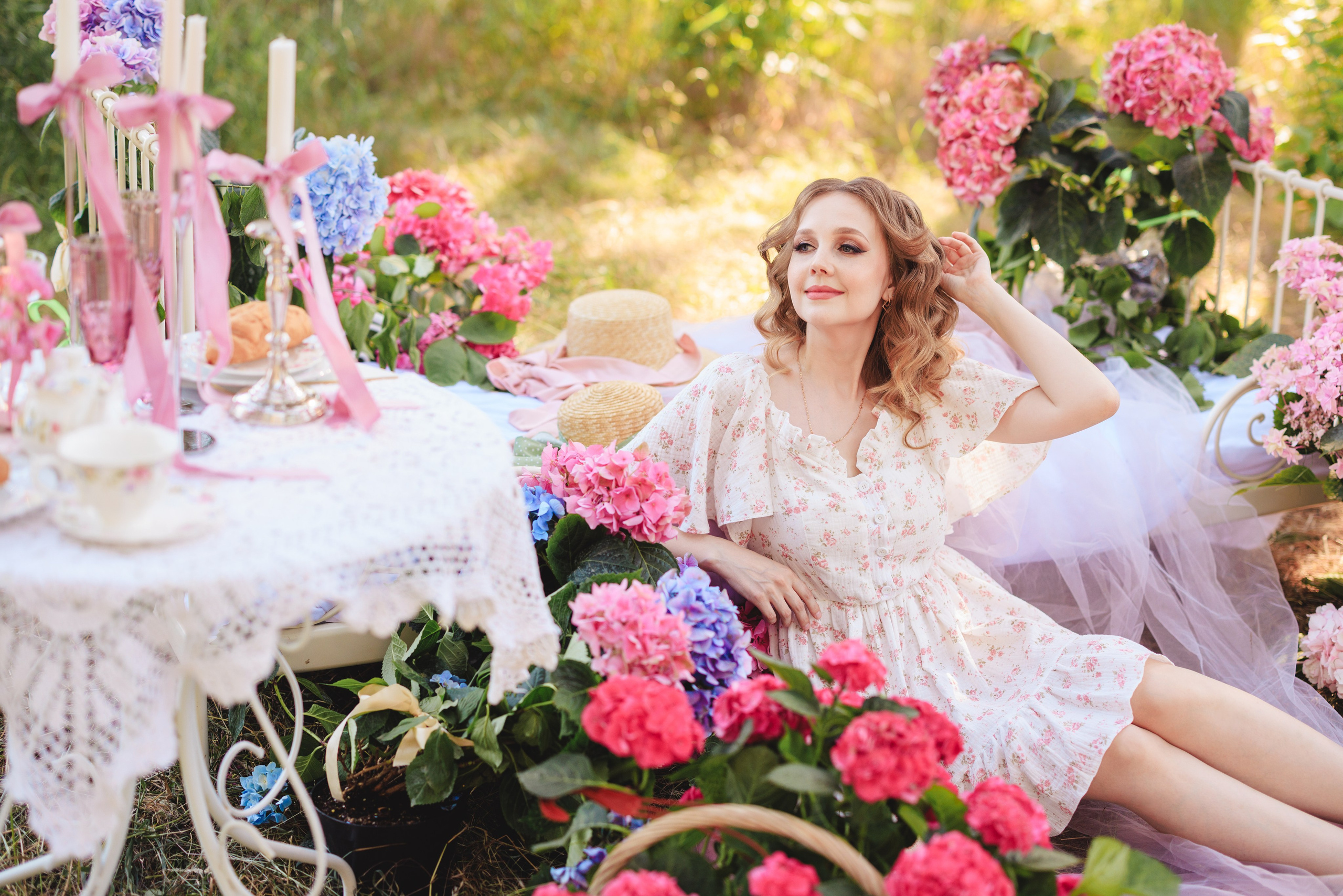 Цветочная кровать с кроликами. Семейный и детский фотограф в Краснодаре Анна Трашкова