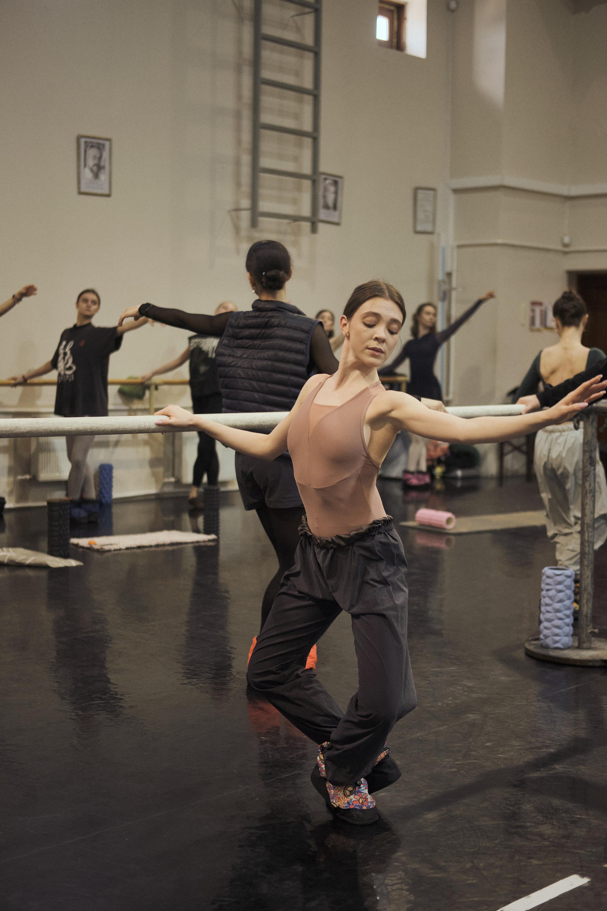 Балетный класс и репетиция артистов балета КТОиБ им. Мусы Джалиля. Barsukov