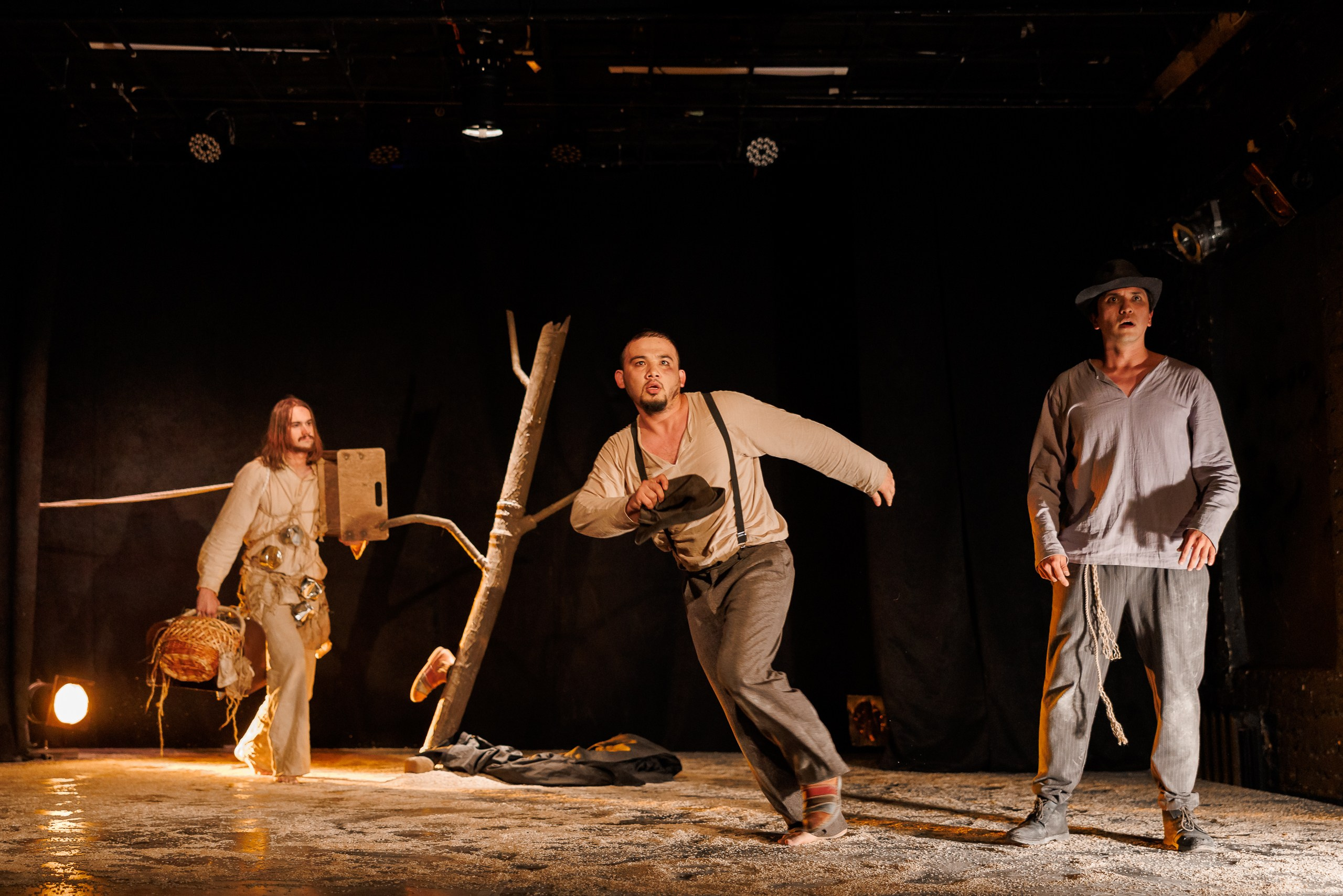 Спектакль «В ожидании Годо» от театра Д. Лица в СПб. Фотограф в Санкт-Петербурге — Сергей Петров