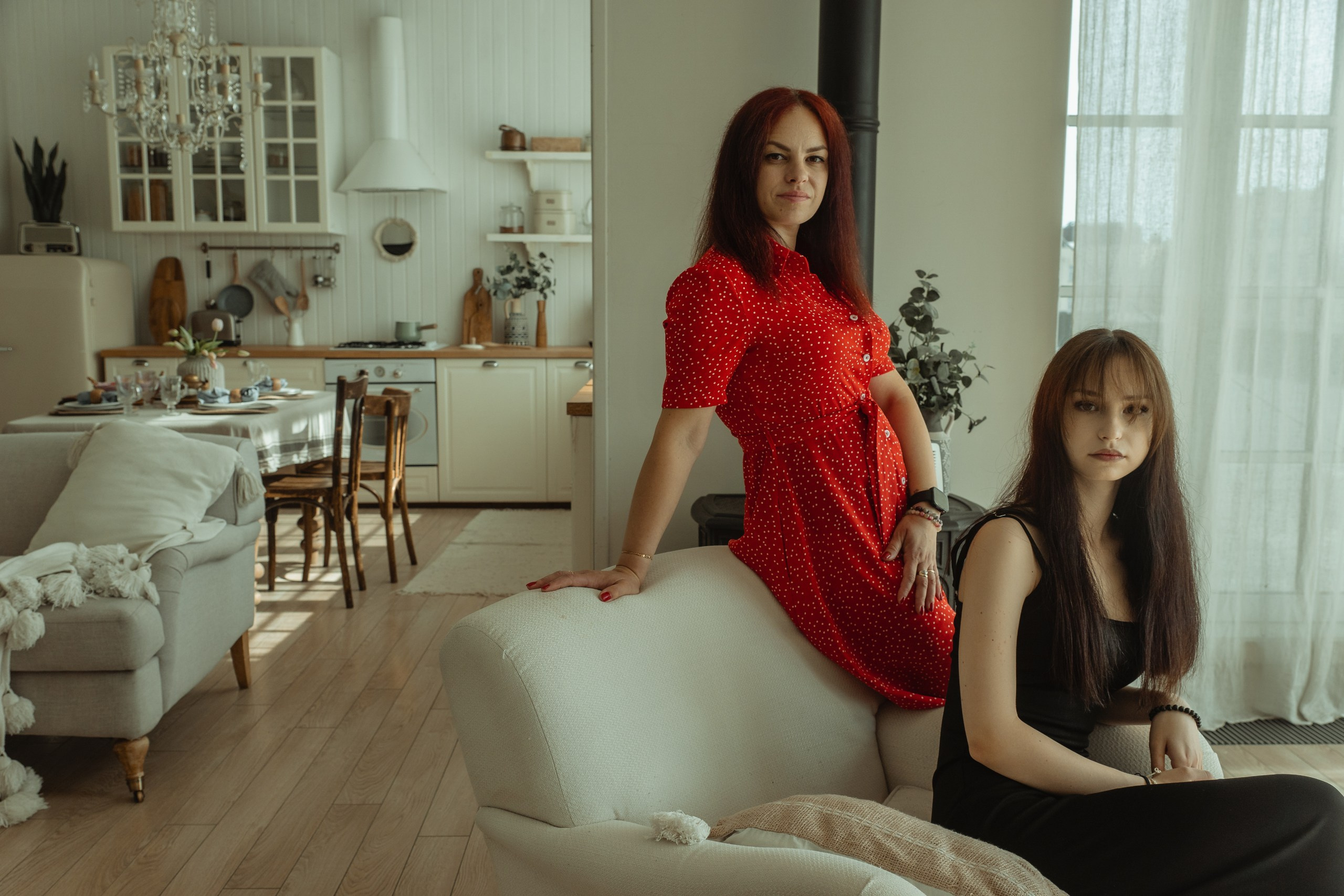 Солнечная семейная съемка в зале Николь. Портретный и семейный фотограф в Санкт-Петербурге Чугунова Анастасия
