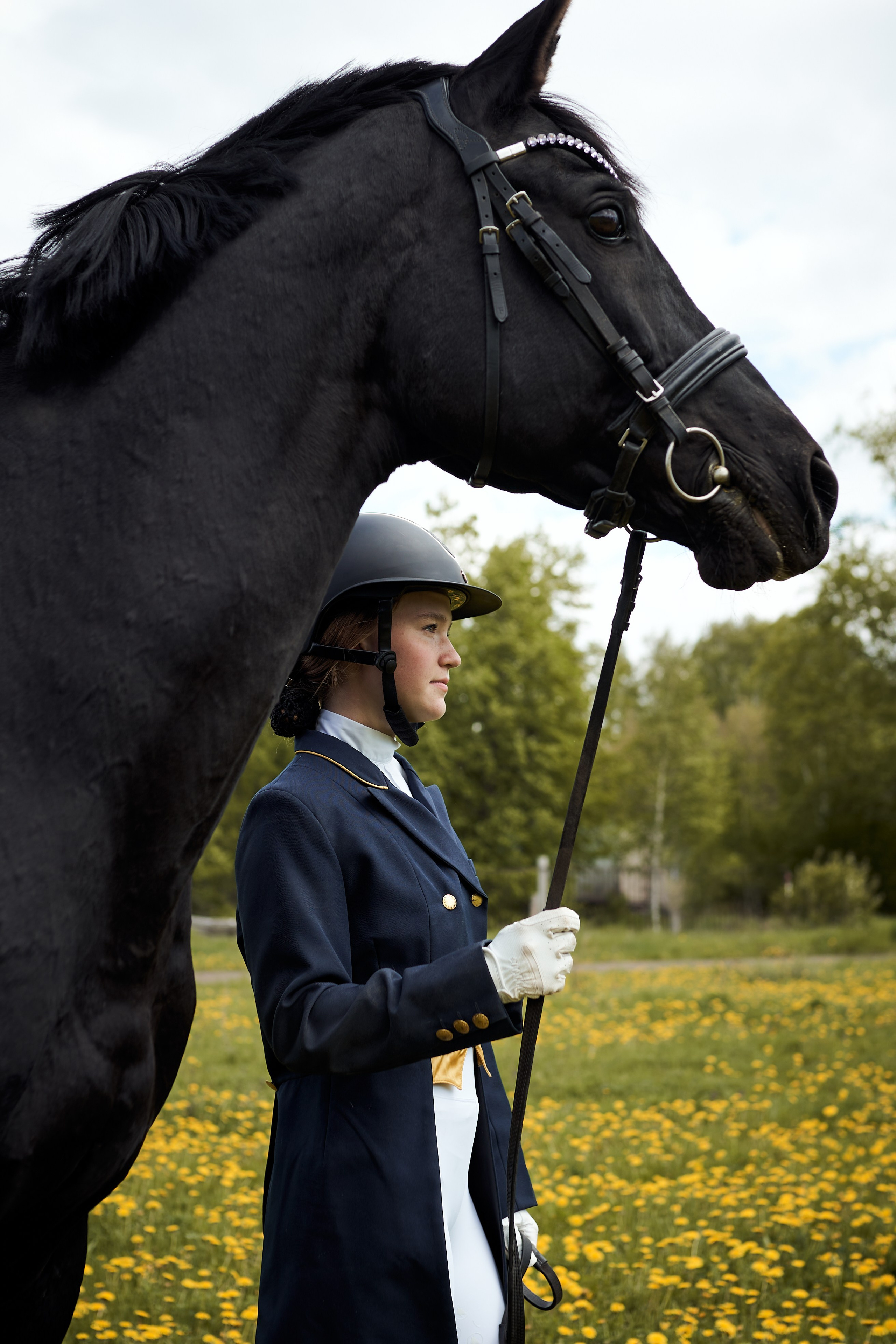 Полина и Парламент. Фотосессии с лошадьми в Москве, Новосибирске