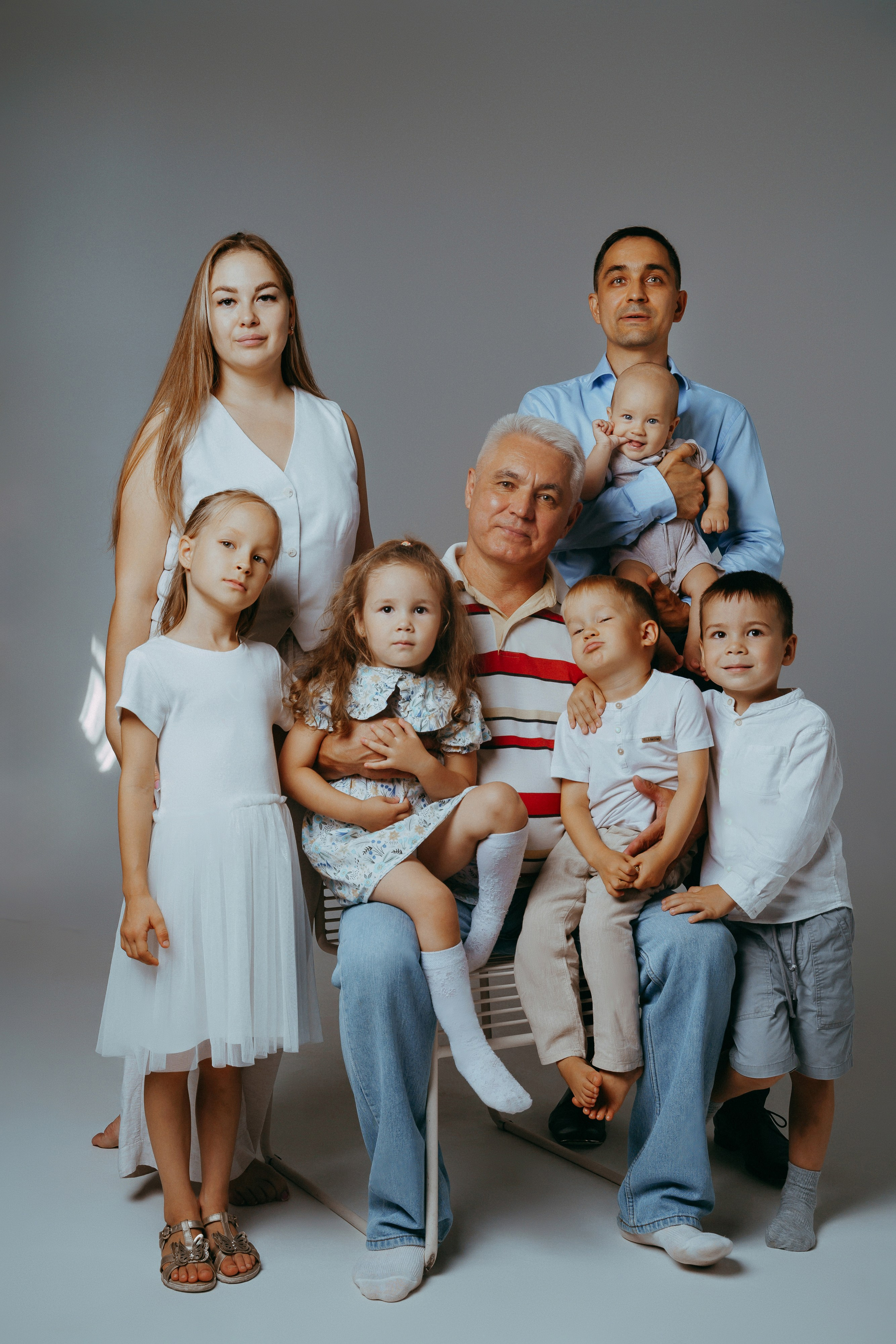Семейная съёмка в студии. Фотограф Алексей Кутырёв