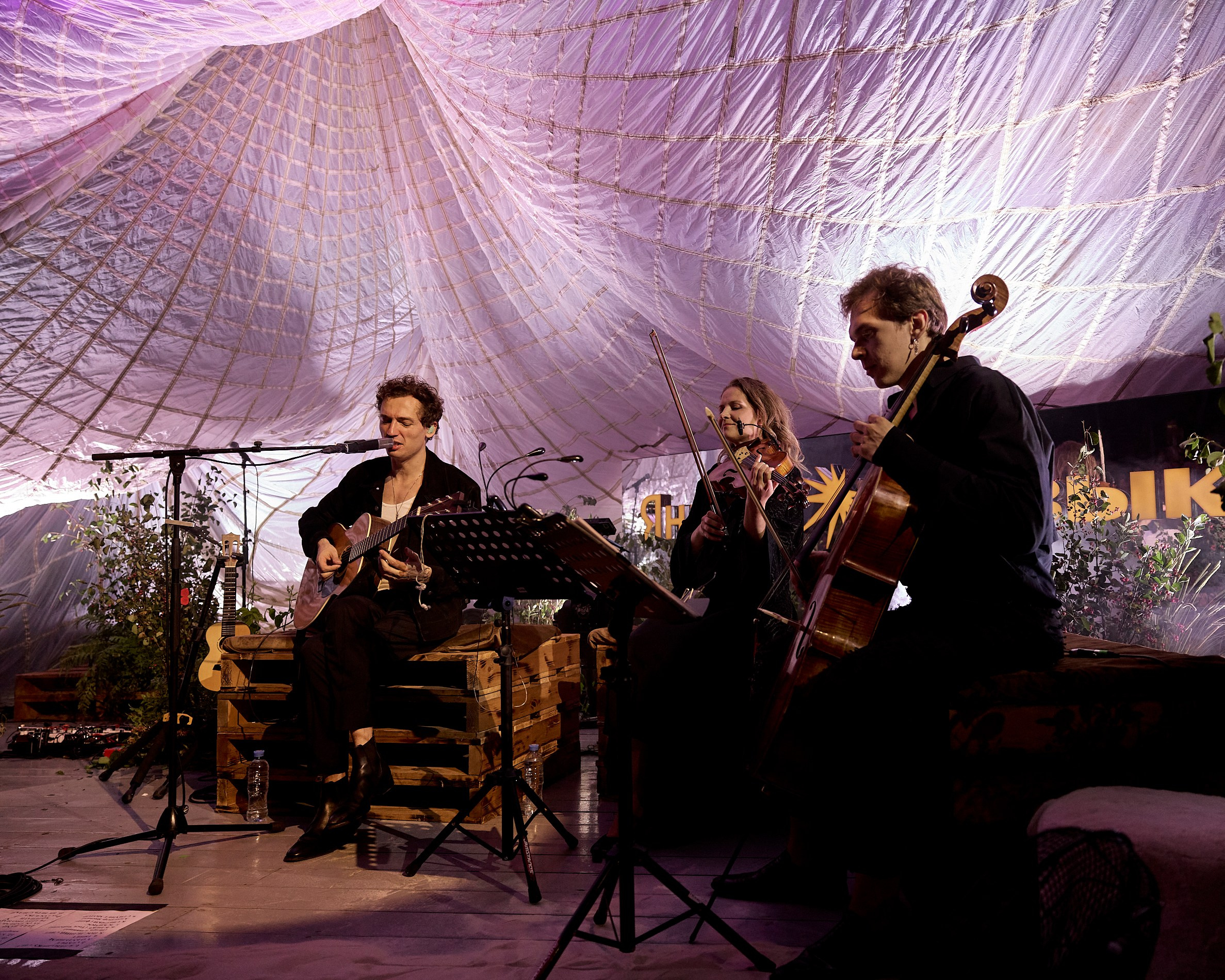 Zoloto x Яндекс Музыка. Светский фотограф Столбоушкин Никита