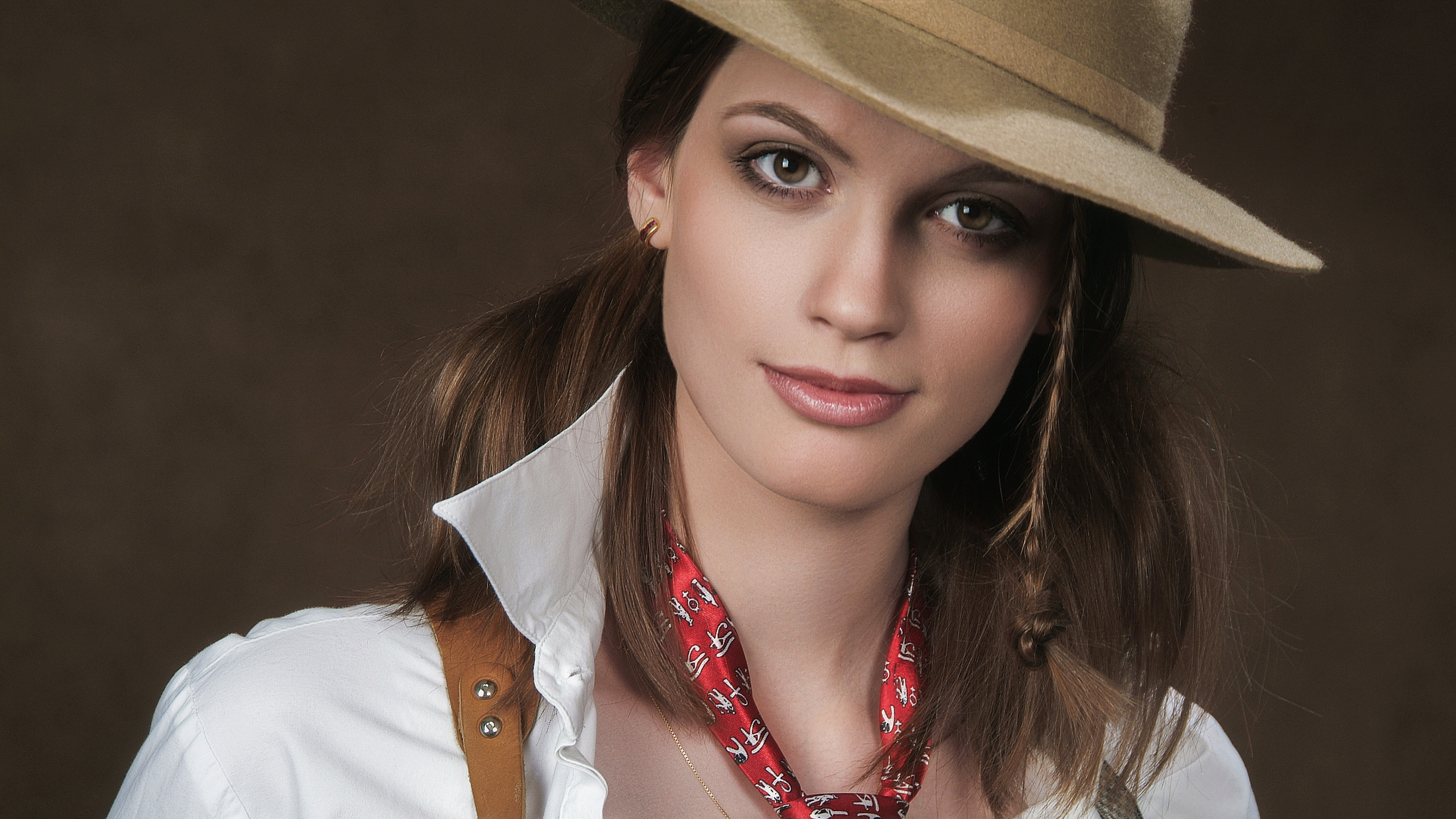 Портретный и предметный студийный фотограф в Москве  Вадим Попов