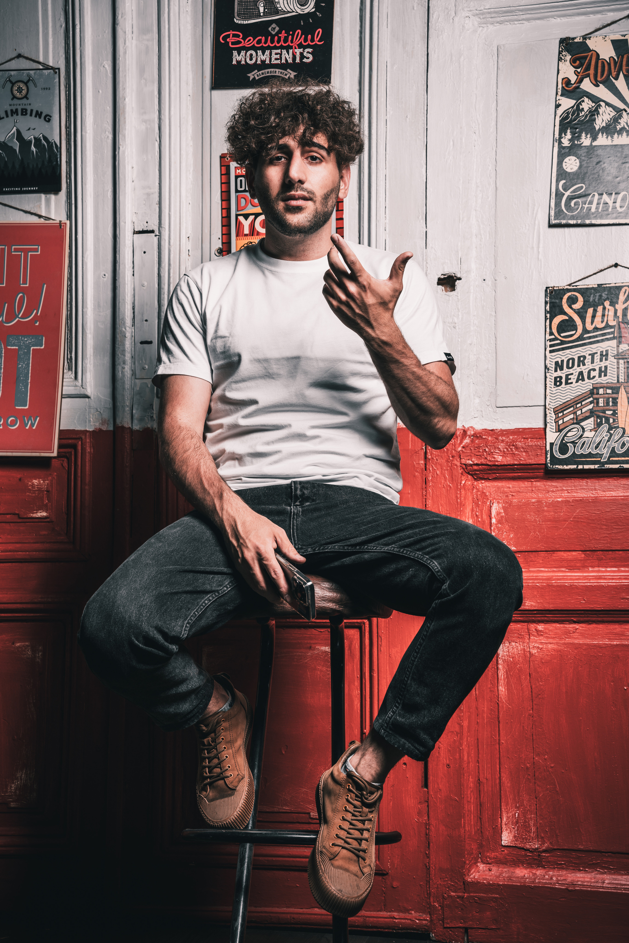 Фотосессия парня в студии в Питере