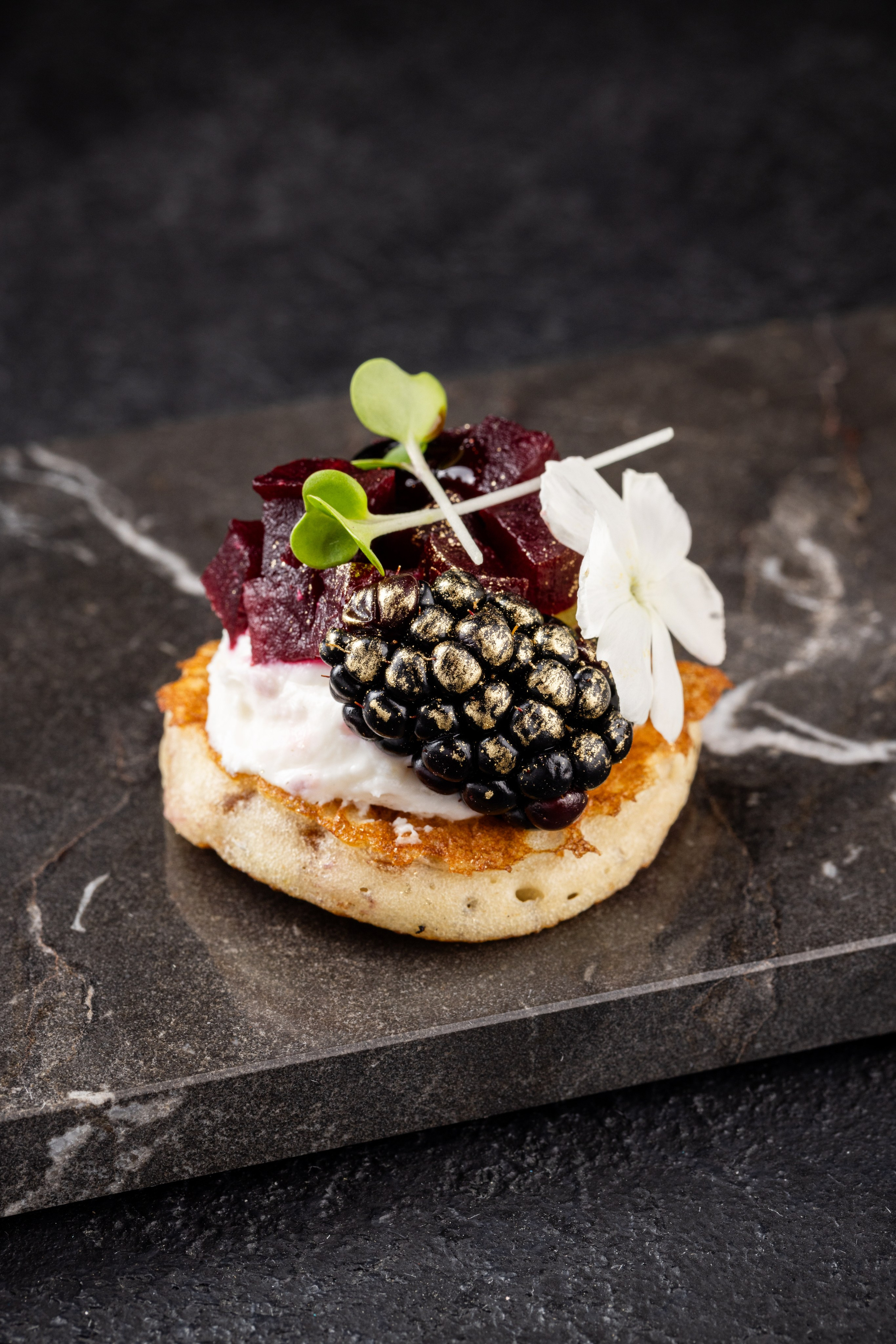 Первая кейтеринговая. Фудфотограф, фудстилист и сет дизайнер в Москве Алена Синицына